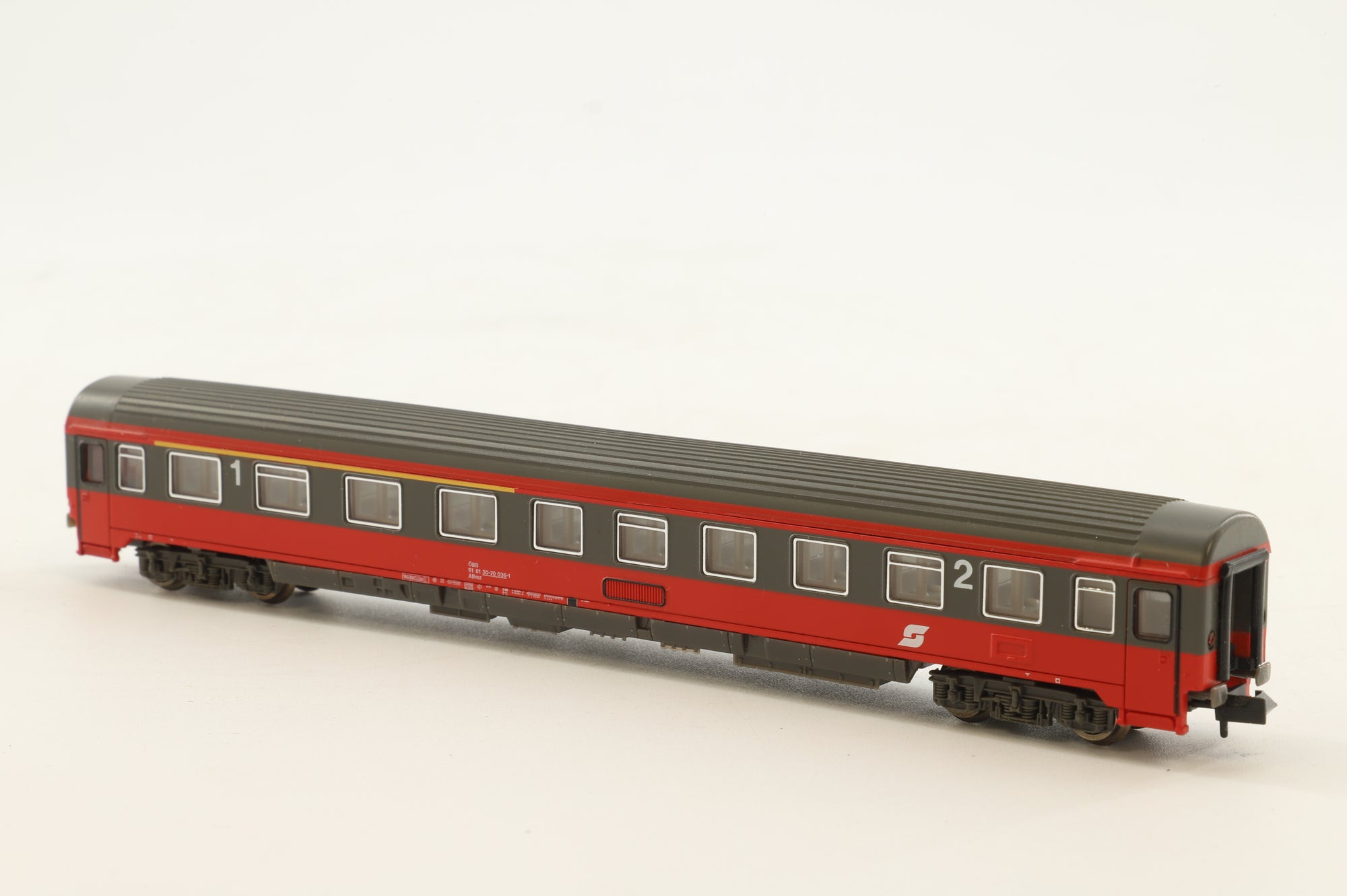 Roco N Rake Of 6 ÖBB Coaches Inc. 2434, 24341, 24340, 24283, 24284 & 24343
