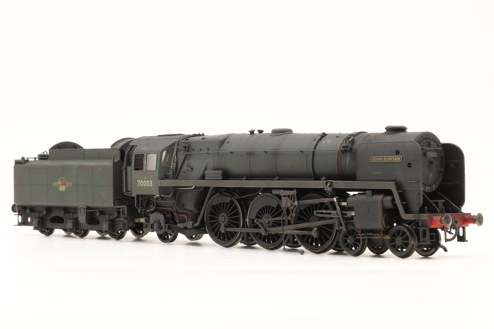 Hornby OO Britannia Class 70003 'John Bunyan' in BR Green L/C – Weathered