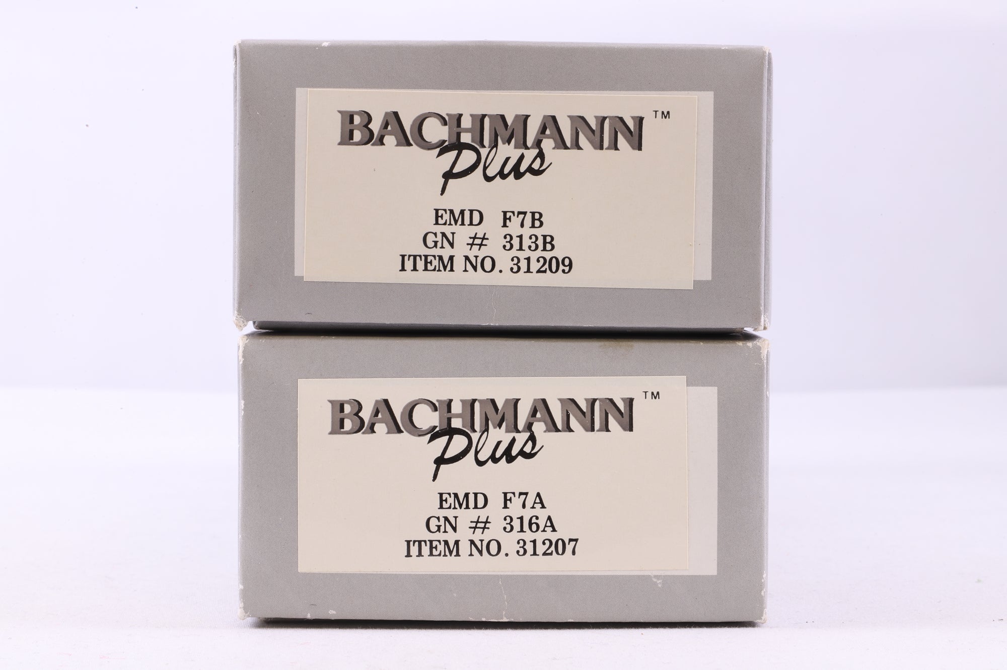 Bachmann Plus HO 31207 & 31209 EMD F7A&B GN '316A & 313B'