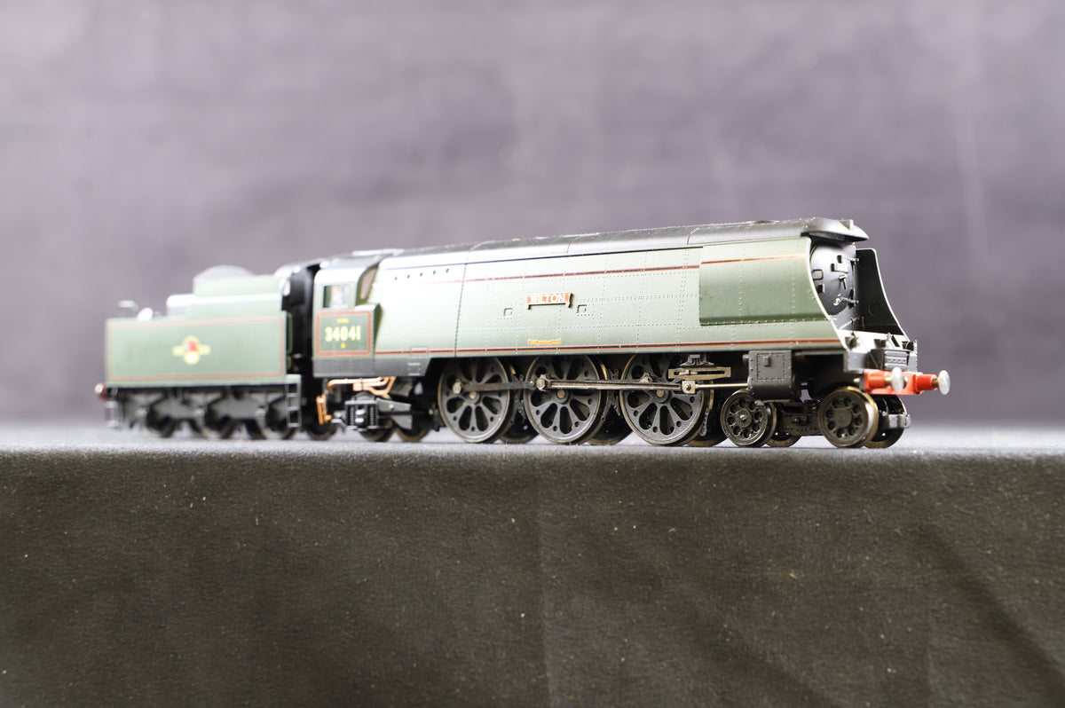 Hornby OO Streamlined West Country Class 4-6-2 &#39;34041&#39; &#39;Wilton&#39; BR Green