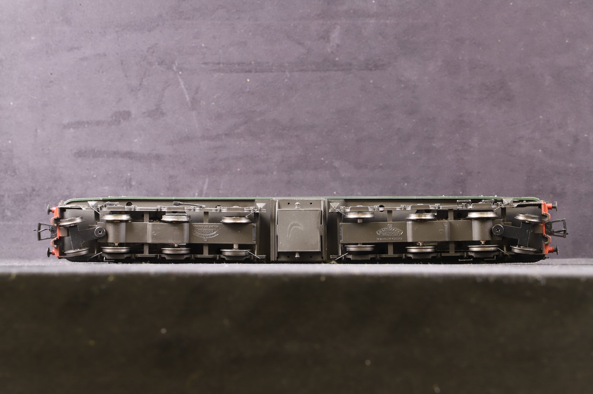 Bachmann OO 32-681 Class 45 D108 in BR Green w/ Split Headcodes - Weathered