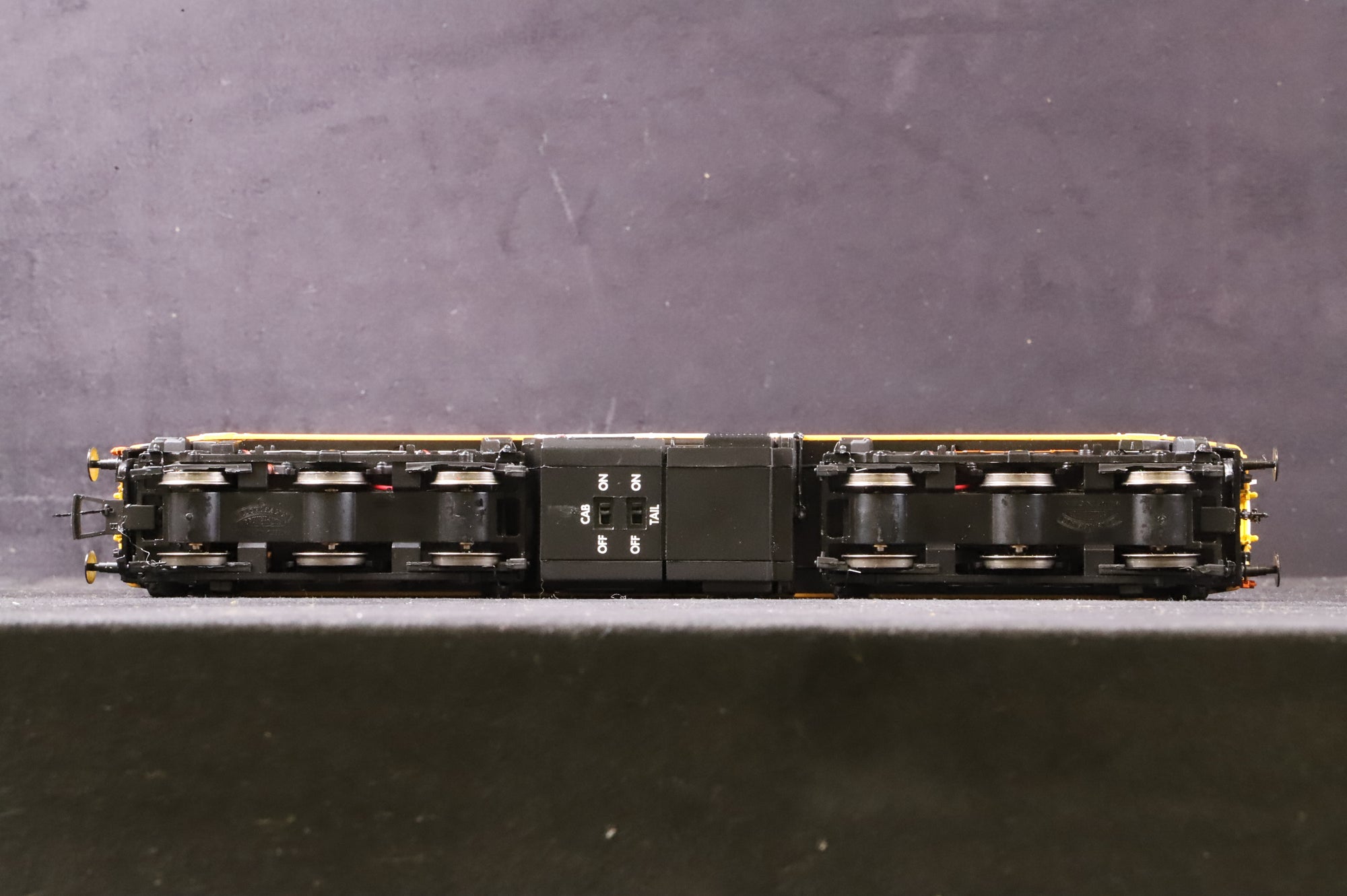 Bachmann OO 32-761 Class 57 57312 in Network Rail Livery