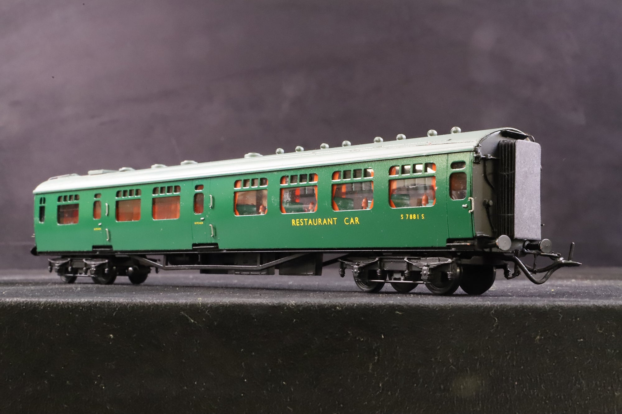 Lawrence Scale Models OO Rake Of 2 Streamlined Bulleid Coaches Green