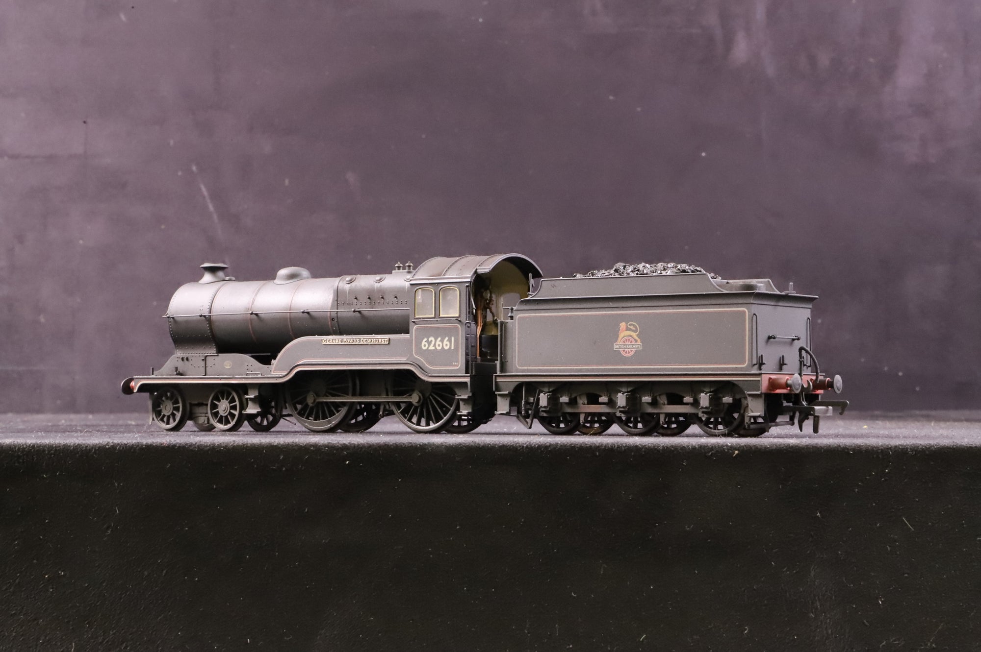 Bachmann OO 31-146 Class 11F 62661 'Gerard Powys Dewhurst' in Lined BR Black w/ Early Crests - Weathered
