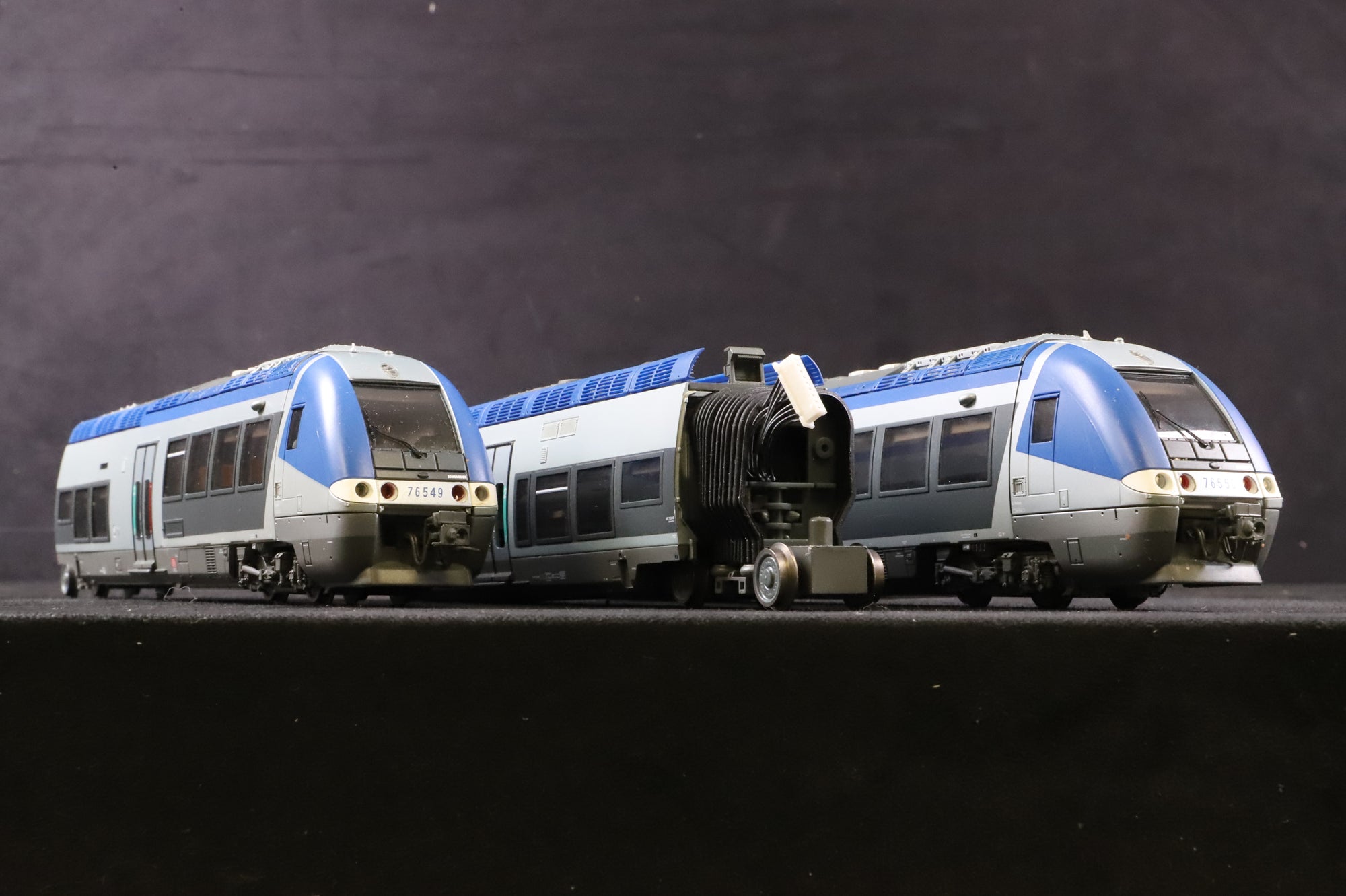LS Models HO 10071 AGC SNCF X76500 Blue & Grey Coaches