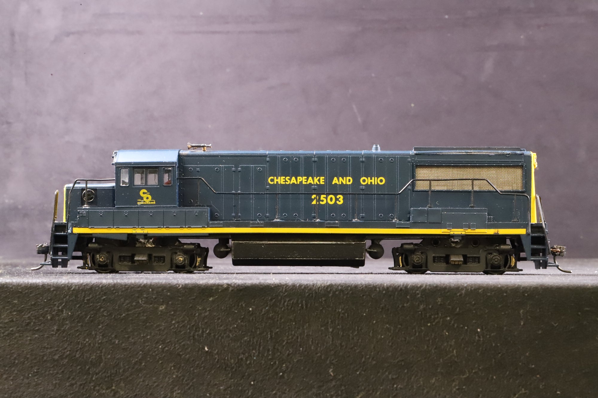 HO U25B GE Diesel Locomotive C&O '2503' DCC Fitted