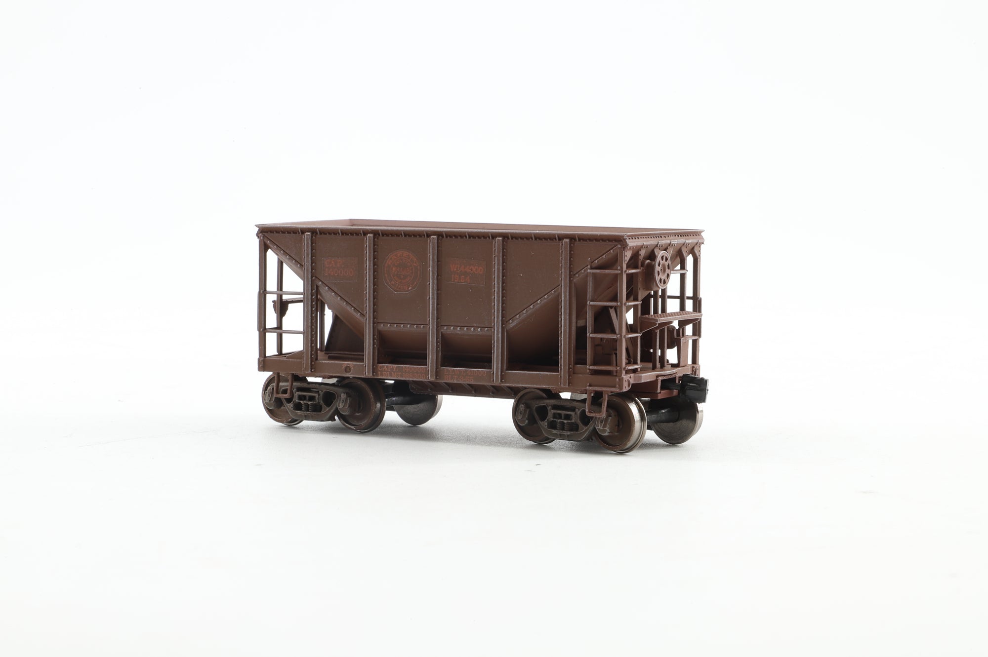 Walthers HO 932-40506 12-Pack of Michigan Ore Cars in DMIR Brown - Pro-Customised/Weathered