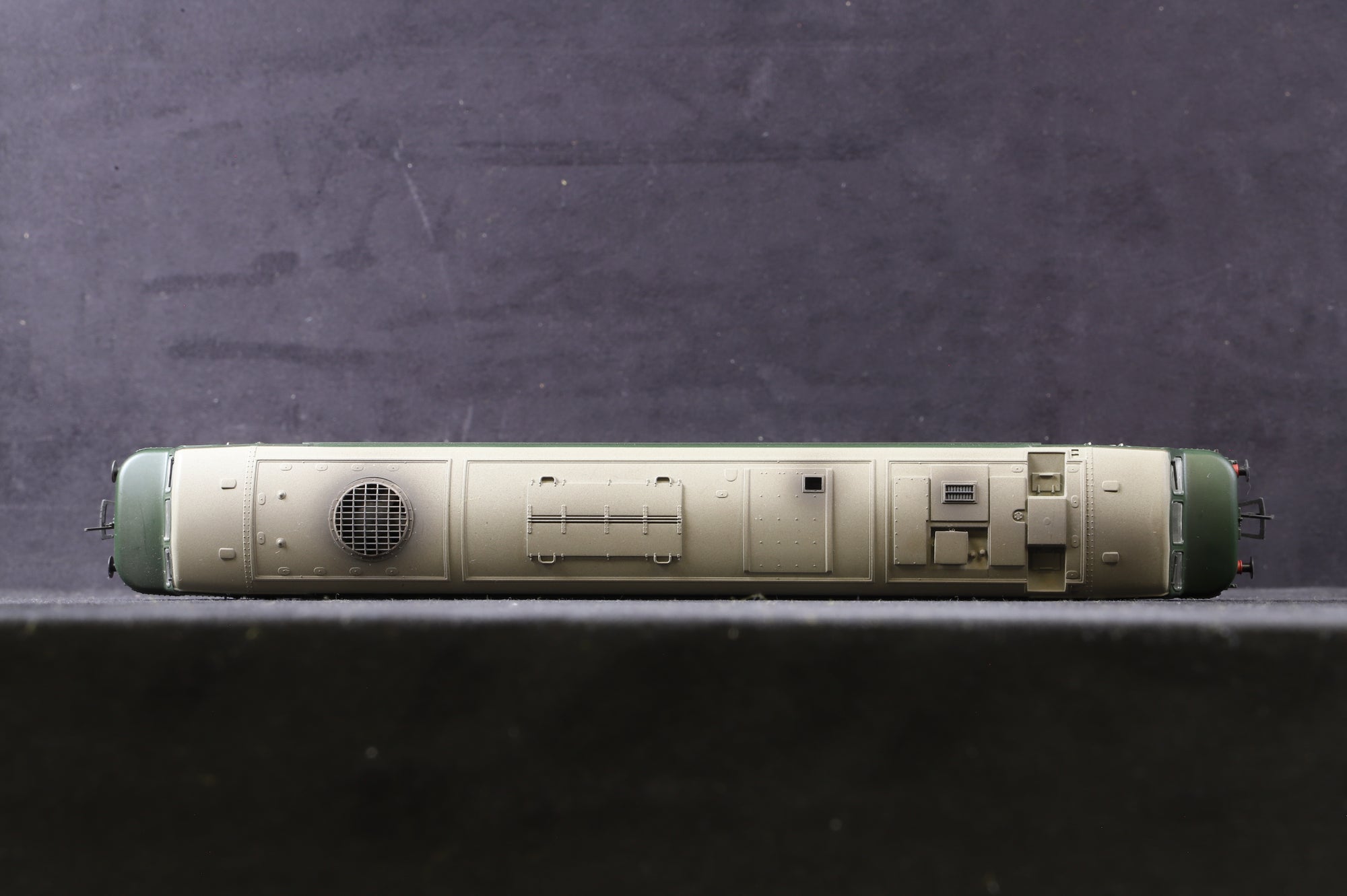 Bachmann OO 32-681 Class 45 D108 in BR Green w/ Split Headcodes - Weathered