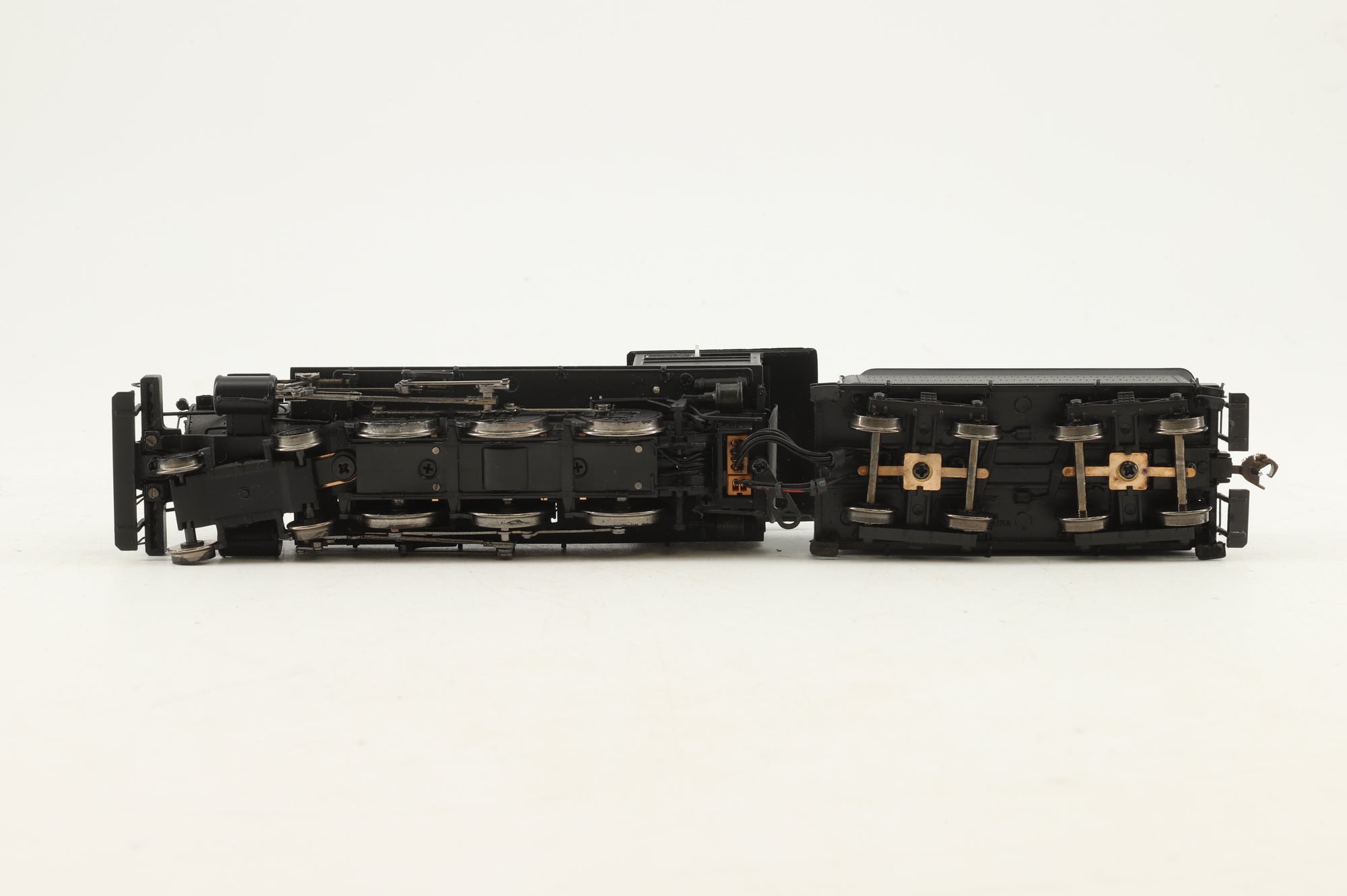 Spectrum HO 82301 Baldwin 4-6-0 Steam Locomotive Painted Unlettered Black Low Boiler
