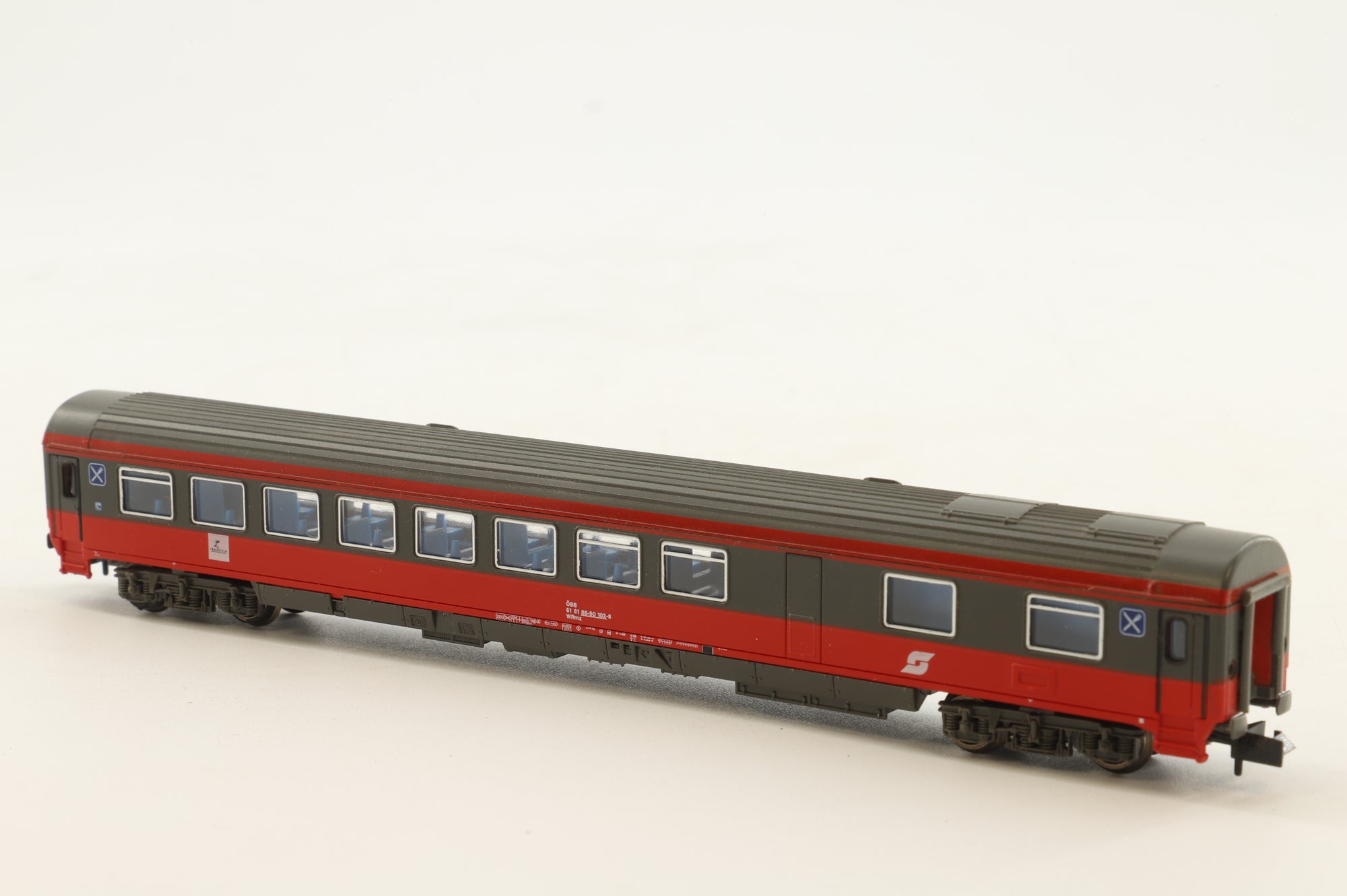 Roco N Rake Of 6 ÖBB Coaches Inc. 2434, 24341, 24340, 24283, 24284 & 24343