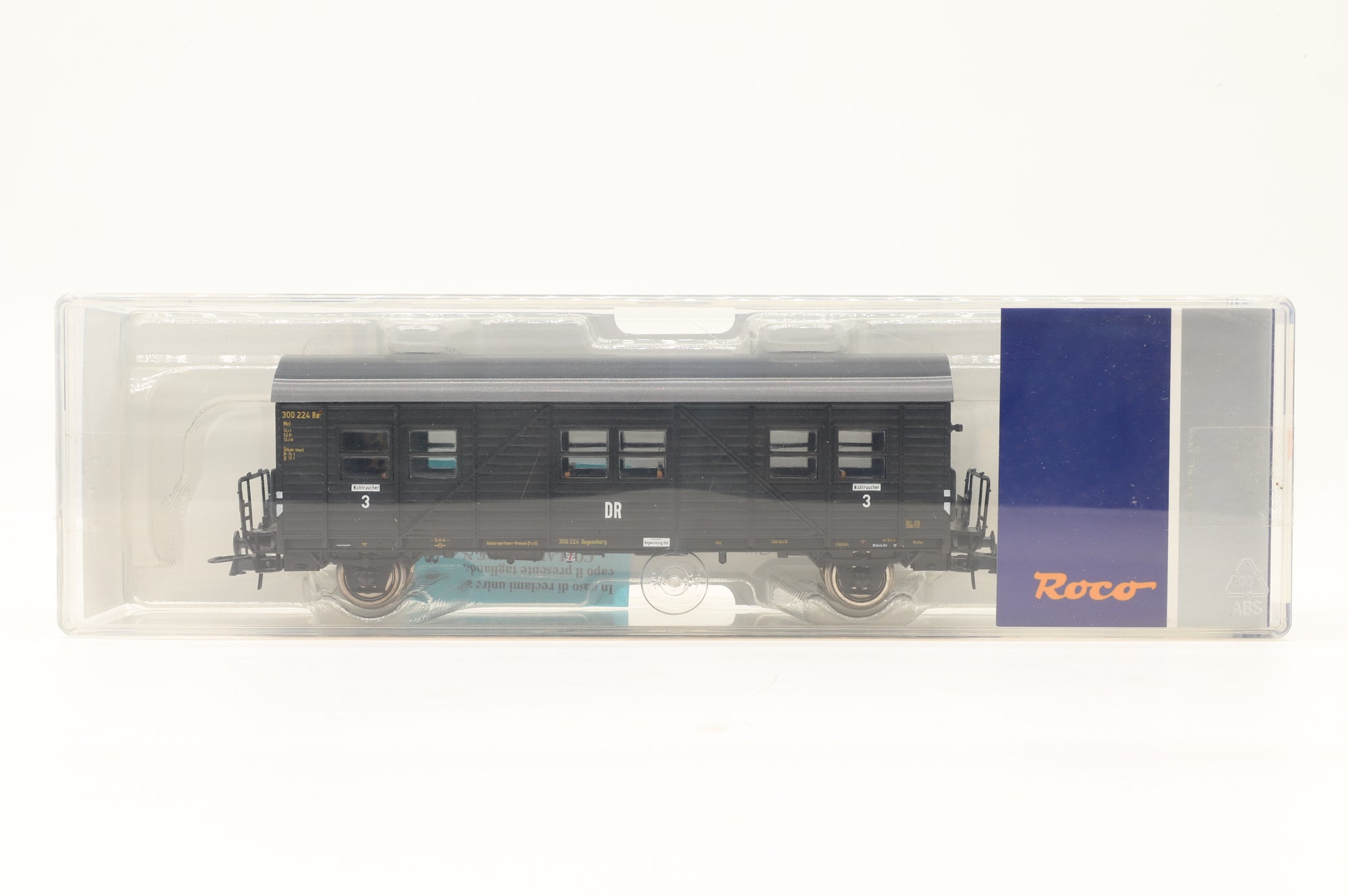 Roco HO Rake Of 2 DR Wagons Inc. 64604 & 64605
