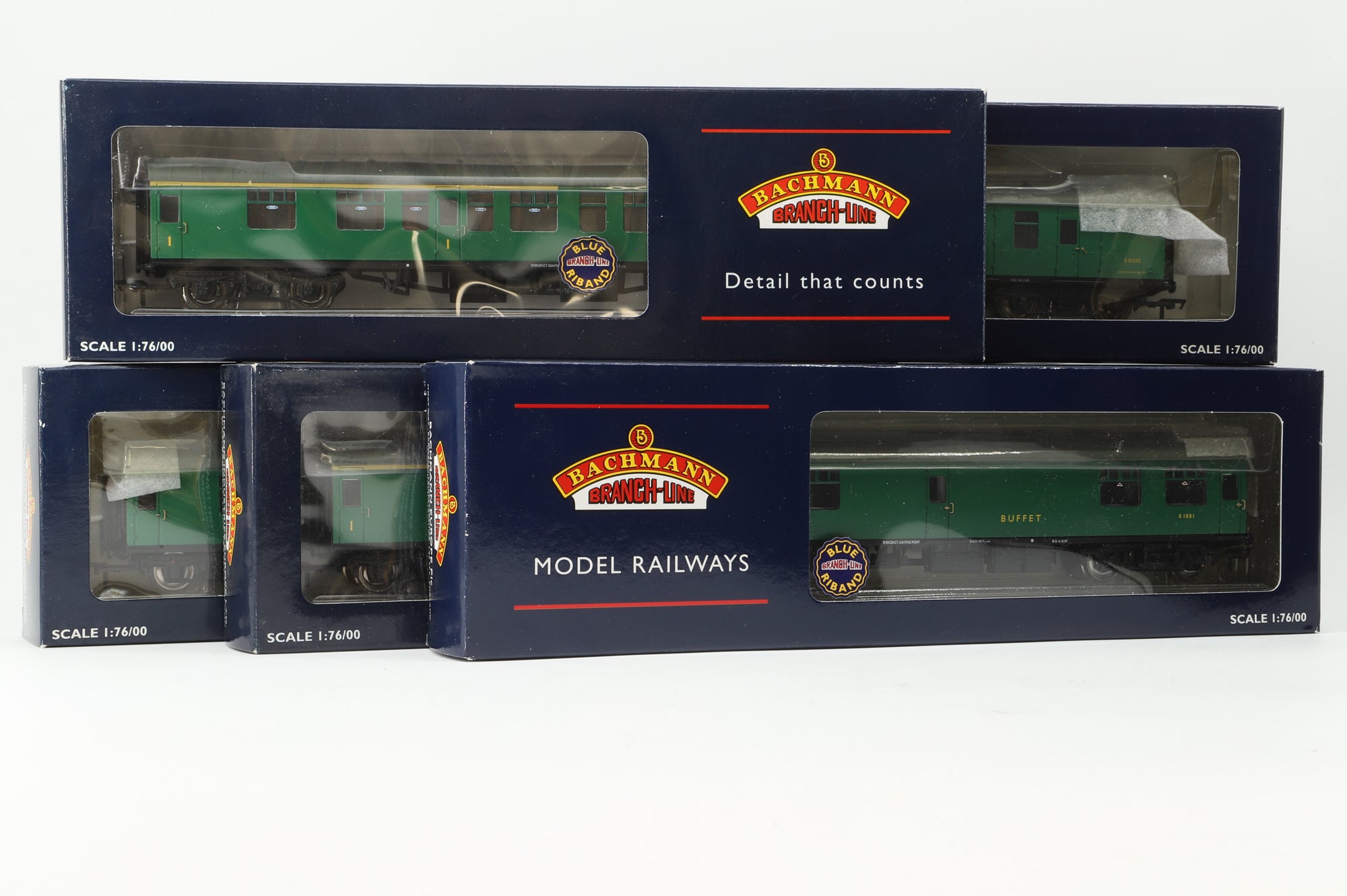 Bachmann OO Rake Of 5 BR Mk1 SR Green Coaches Inc. 39-262, 39-153, 39-078A, 39-128 & 39-178A