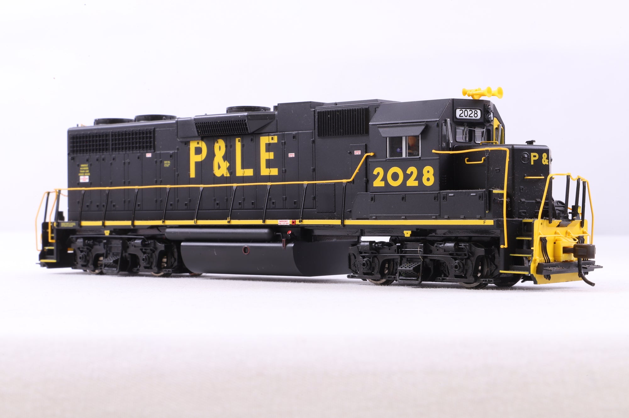 Atlas HO 9157 GP-38 Locomotive Low Nose '2028' Pittsburg & Lake Erie DCC Fitted