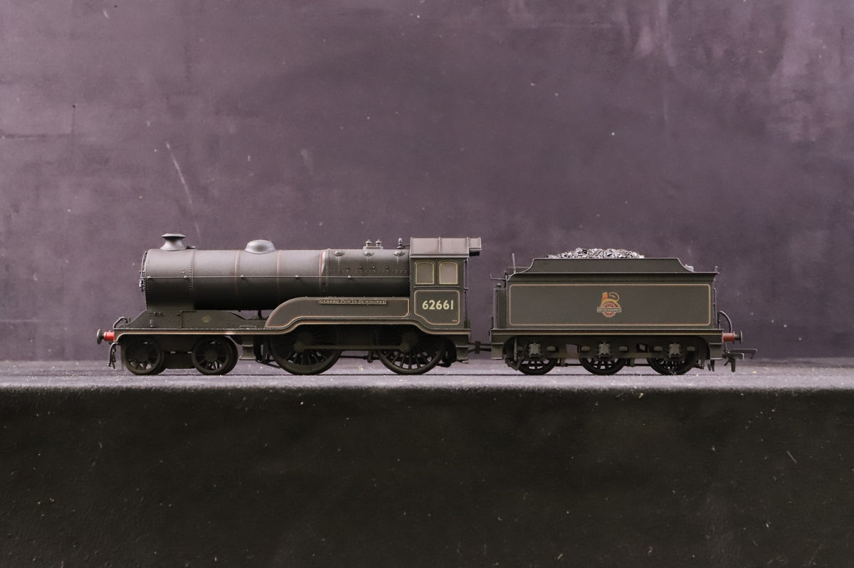 Bachmann OO 31-146 Class 11F 62661 &#39;Gerard Powys Dewhurst&#39; in Lined BR Black w/ Early Crests - Weathered