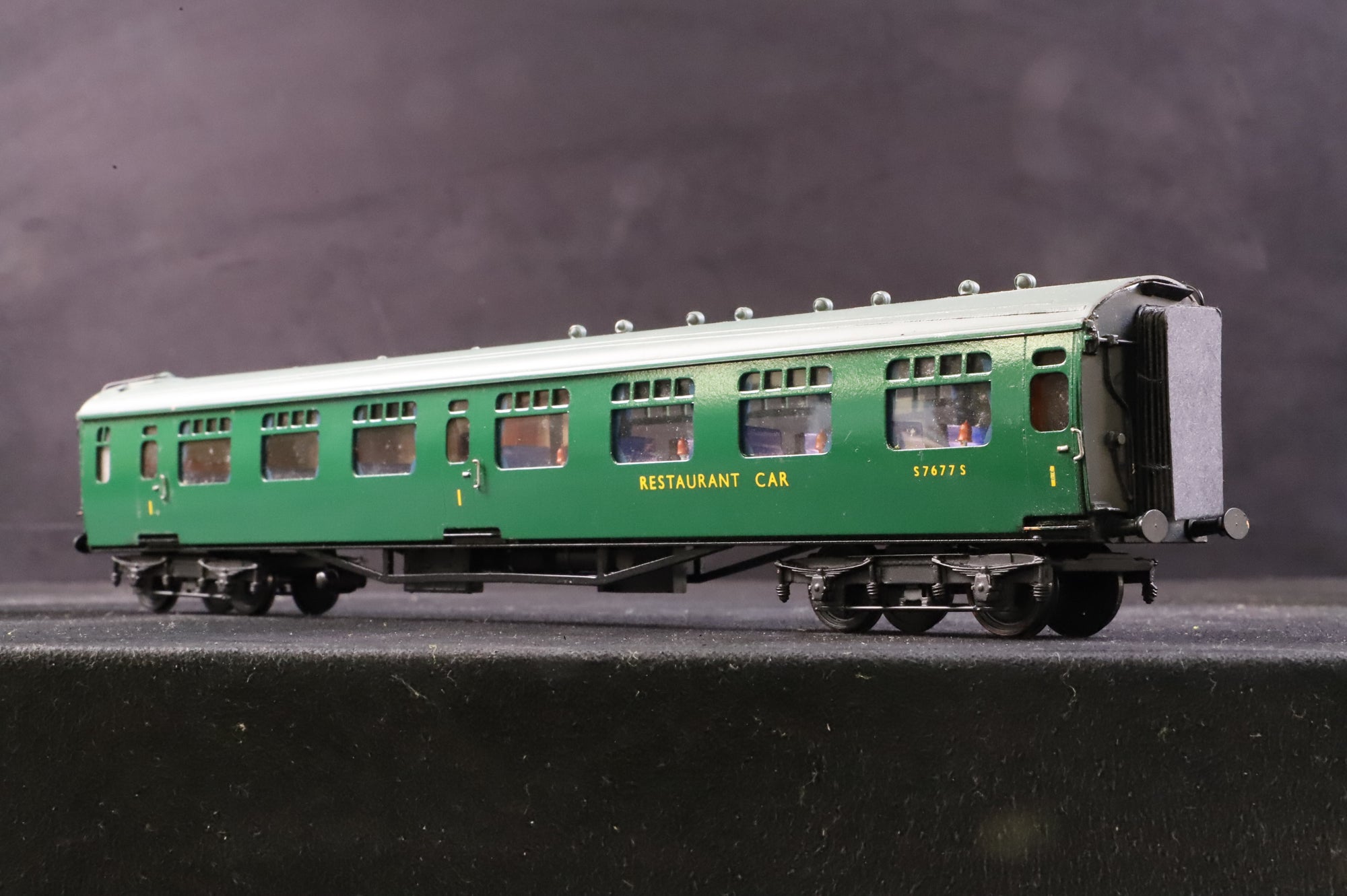 Lawrence Scale Models OO Rake Of 2 Streamlined Bulleid Coaches Green