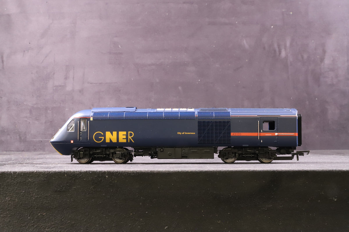 Hornby OO R2703 Class 43 HST Set 43113 &#39;The Highlands&#39; &amp; 43105 &#39;City of Inverness&#39; in GNER Livery
