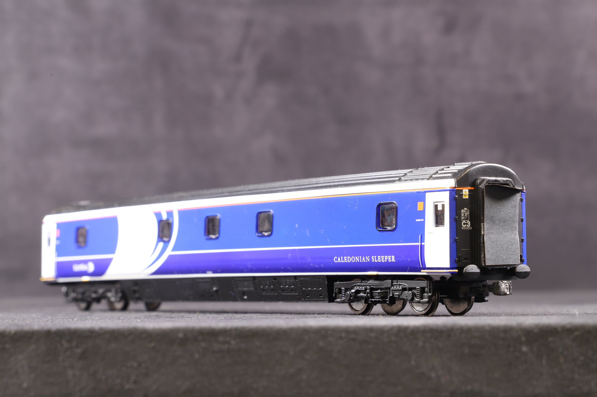 Hornby OO Rake Of 5 x Mk3 Caledonian Sleeper Coaches