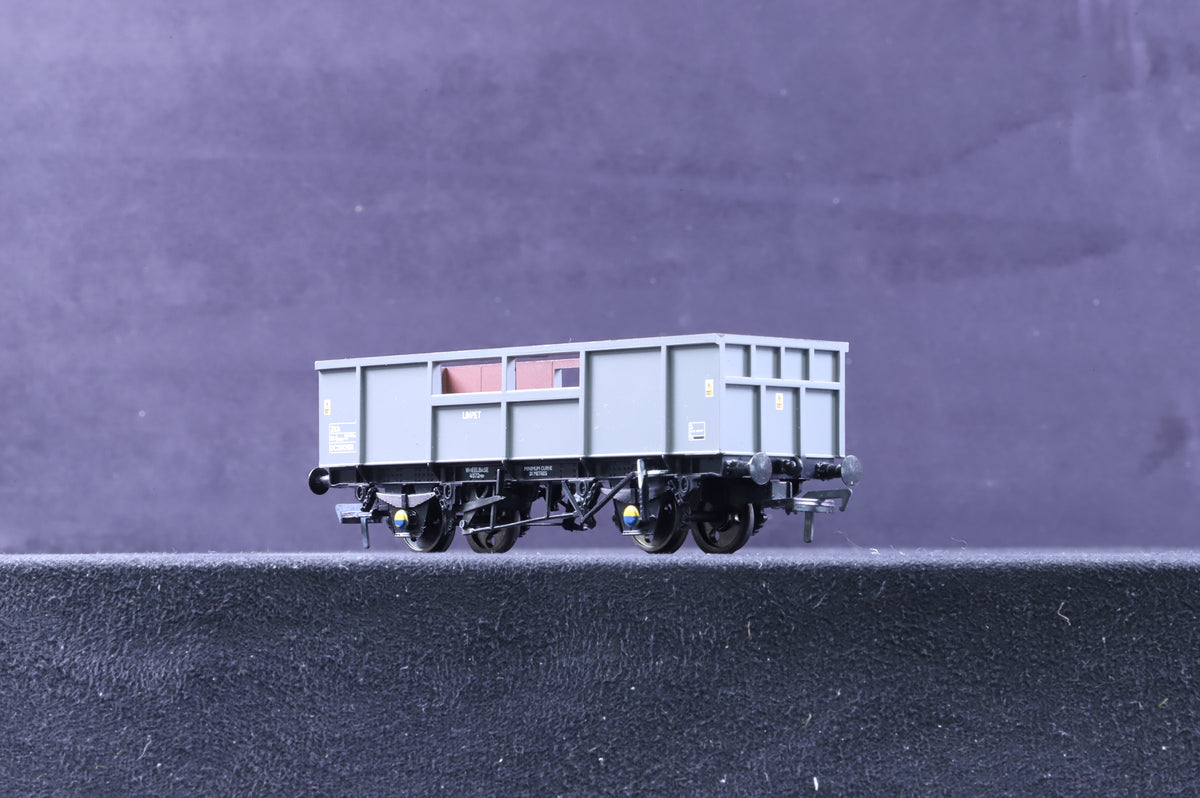 Bachmann OO Set of 2 ZKA &#39;Limpet&#39; Wagons in BR Grey w/ 1997 Warning Symbols