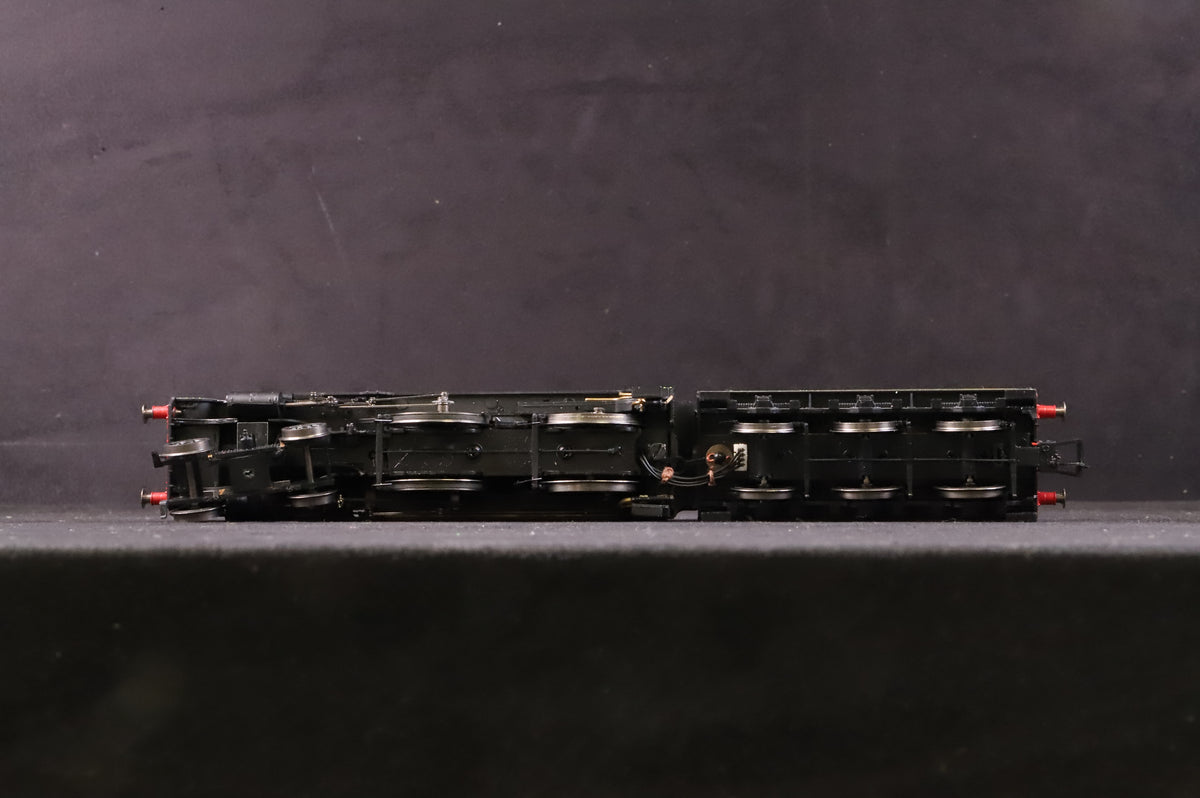 Hornby OO R3194 BR 4-4-0 Schools Class EPSOM, DCC Fitted