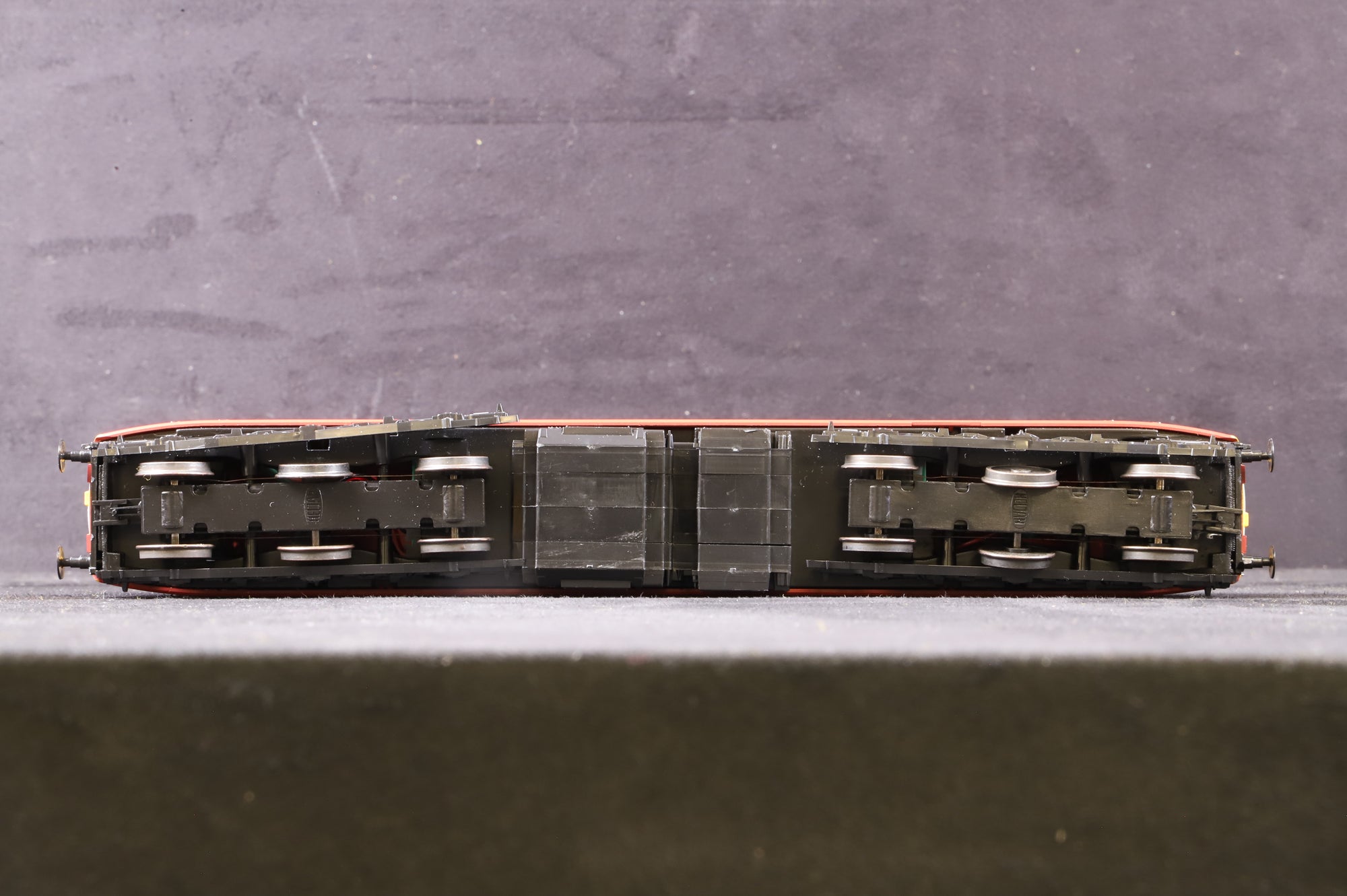 Heljan OO 4811 Class 47/4 Parcels livery, Un-numbered & named