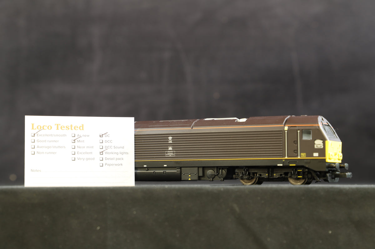 Hornby OO Class 67 &#39;67005&#39; &#39;Queens Messenger&#39; Royal Train Claret w/DB Logos
