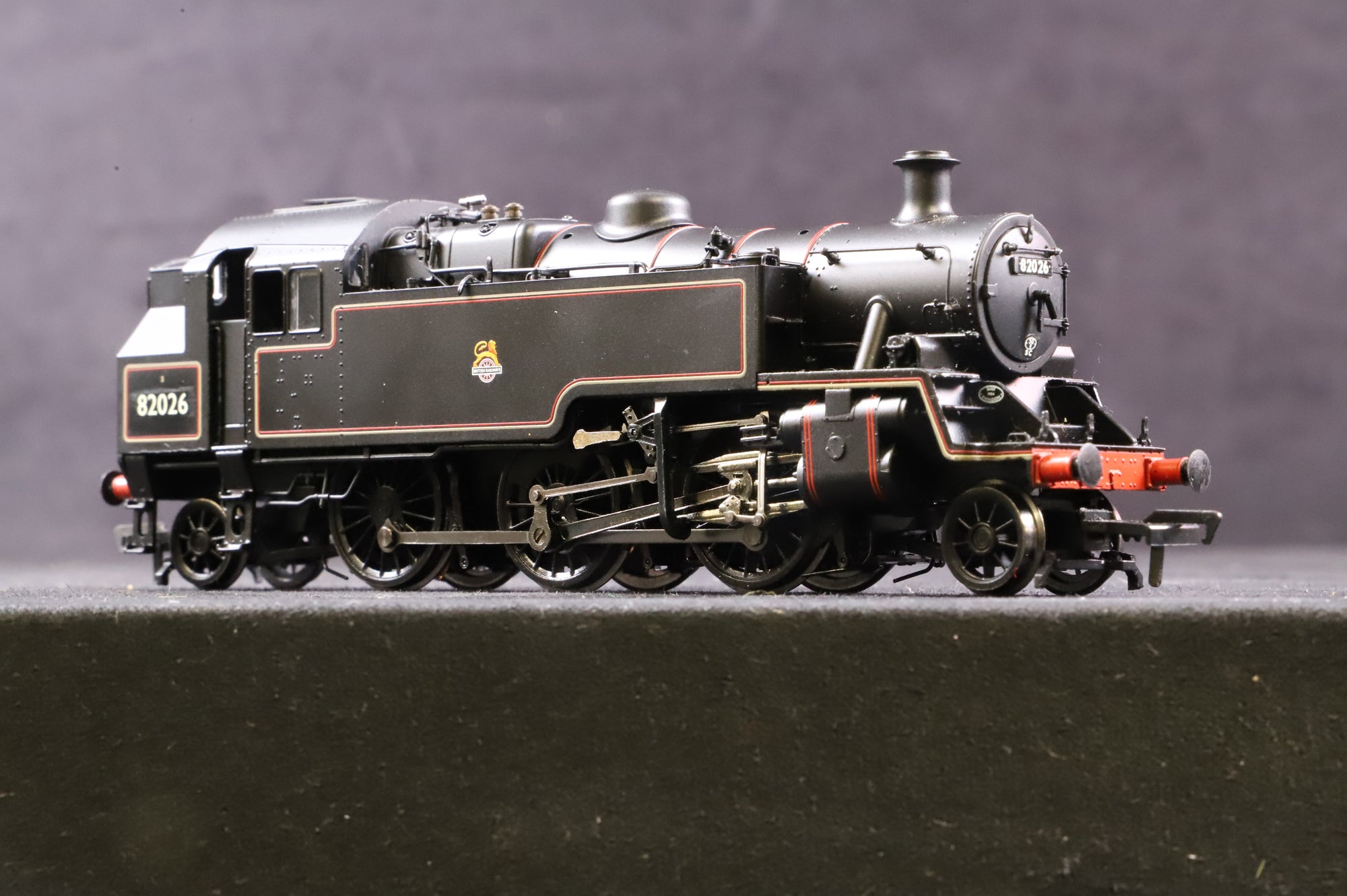 Bachmann OO Standard 3MT 82026 in Lined BR Black w/ Early Crests