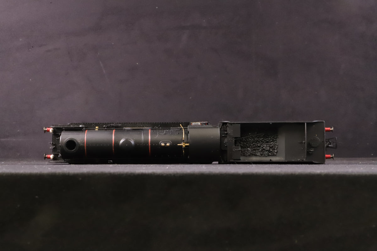 Hornby OO R3194 BR 4-4-0 Schools Class EPSOM, DCC Fitted