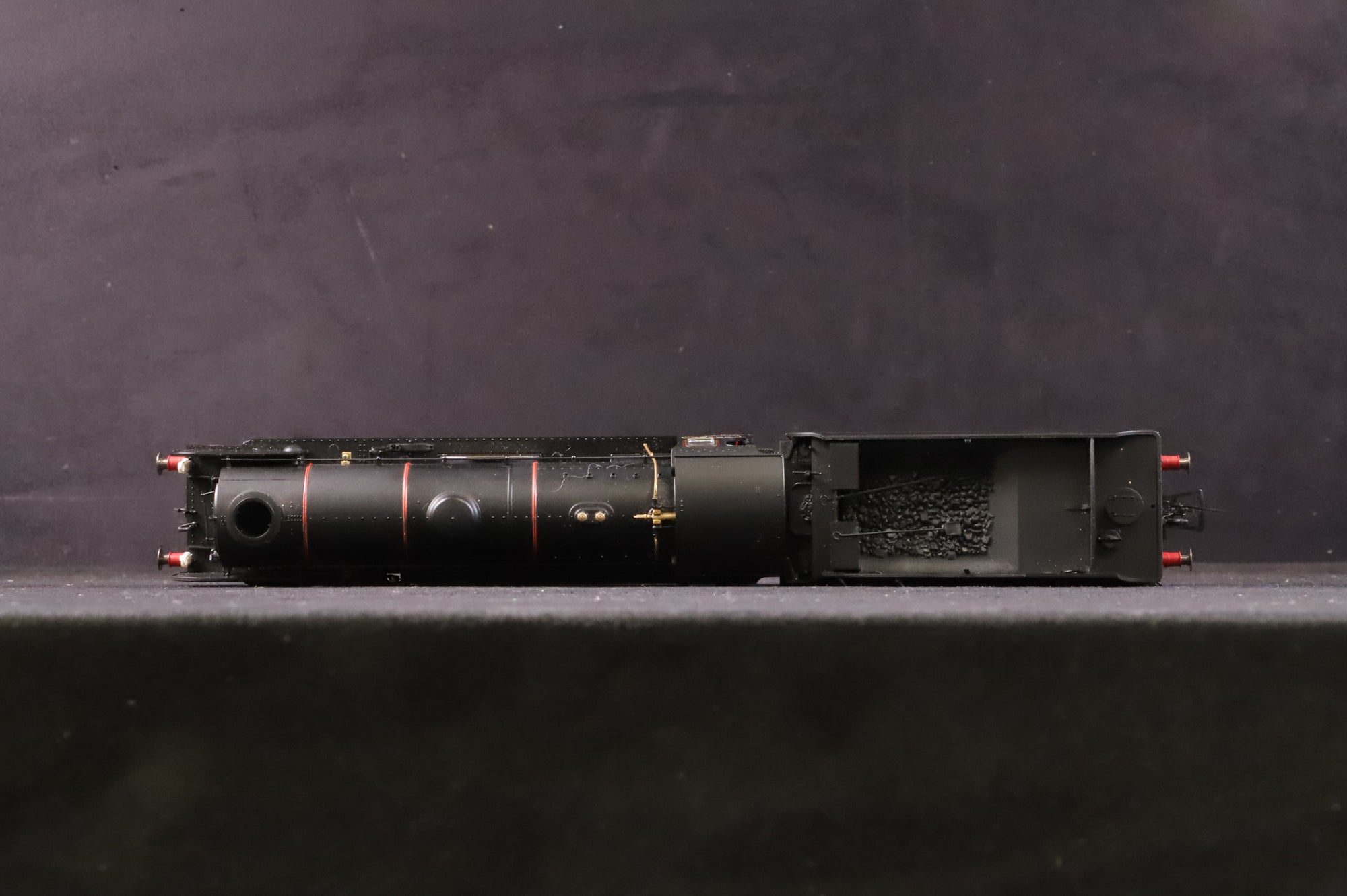 Hornby OO R3194 BR 4-4-0 Schools Class EPSOM, DCC Fitted