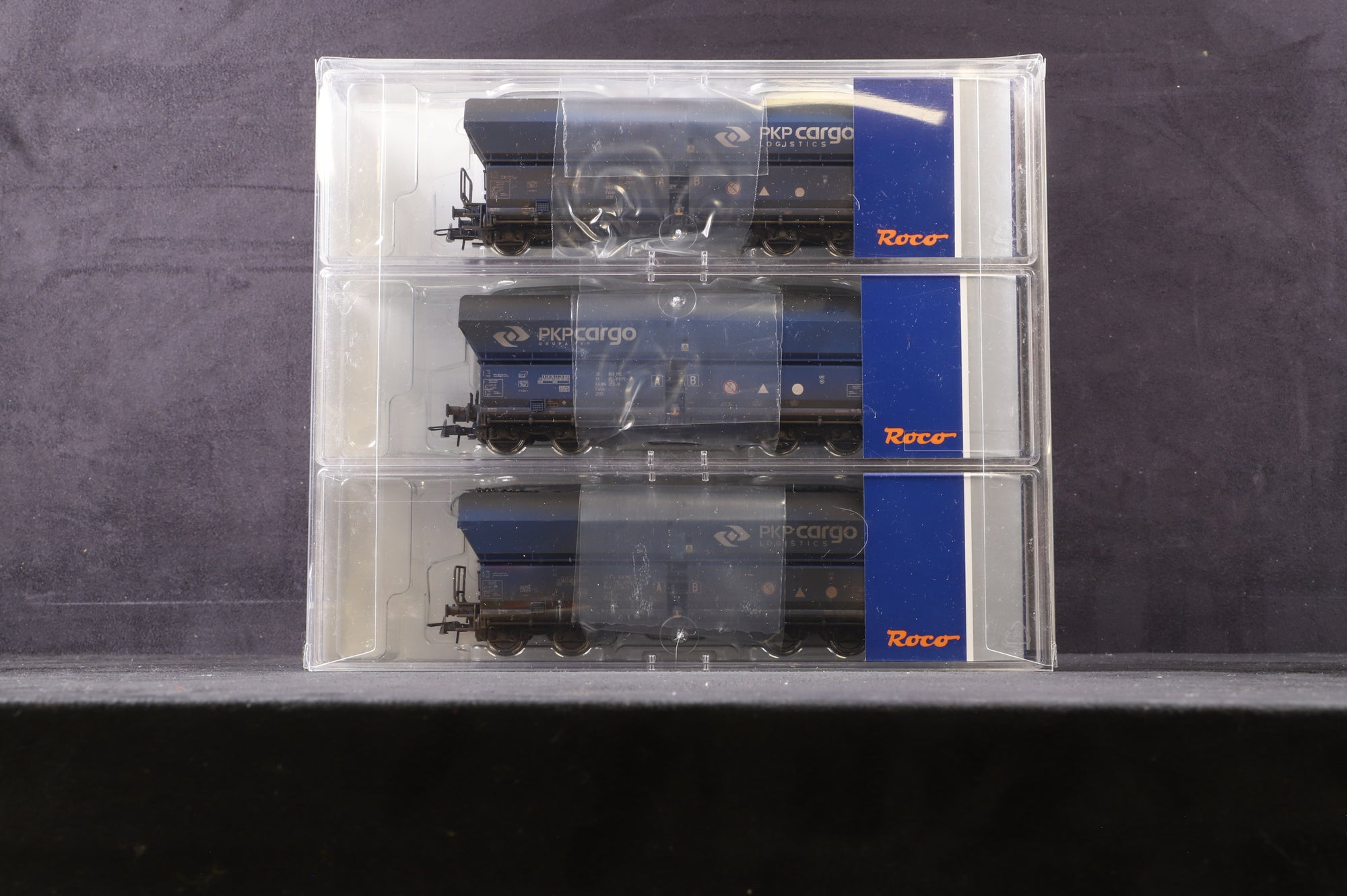 Roco HO 76130 Pack Of 3 Self-Unloading Hopper Wagons Weathered