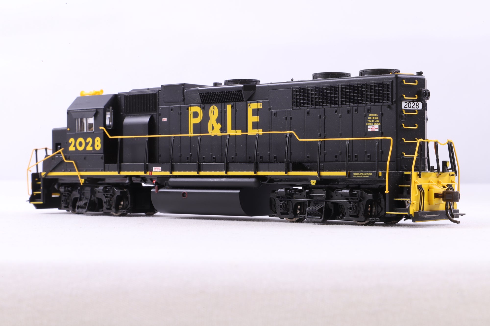 Atlas HO 9157 GP-38 Locomotive Low Nose '2028' Pittsburg & Lake Erie DCC Fitted