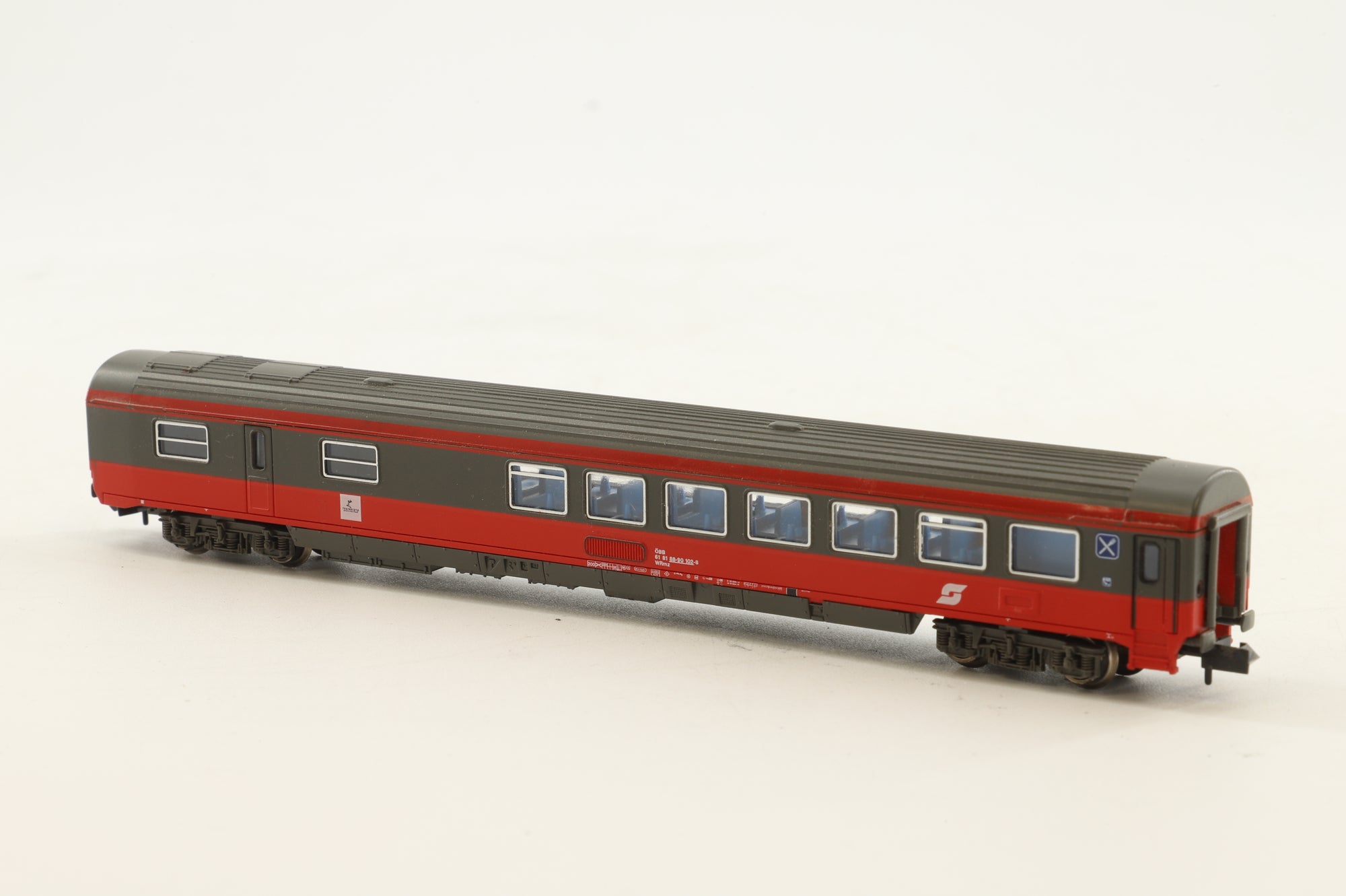 Roco N Rake Of 6 ÖBB Coaches Inc. 2434, 24341, 24340, 24283, 24284 & 24343