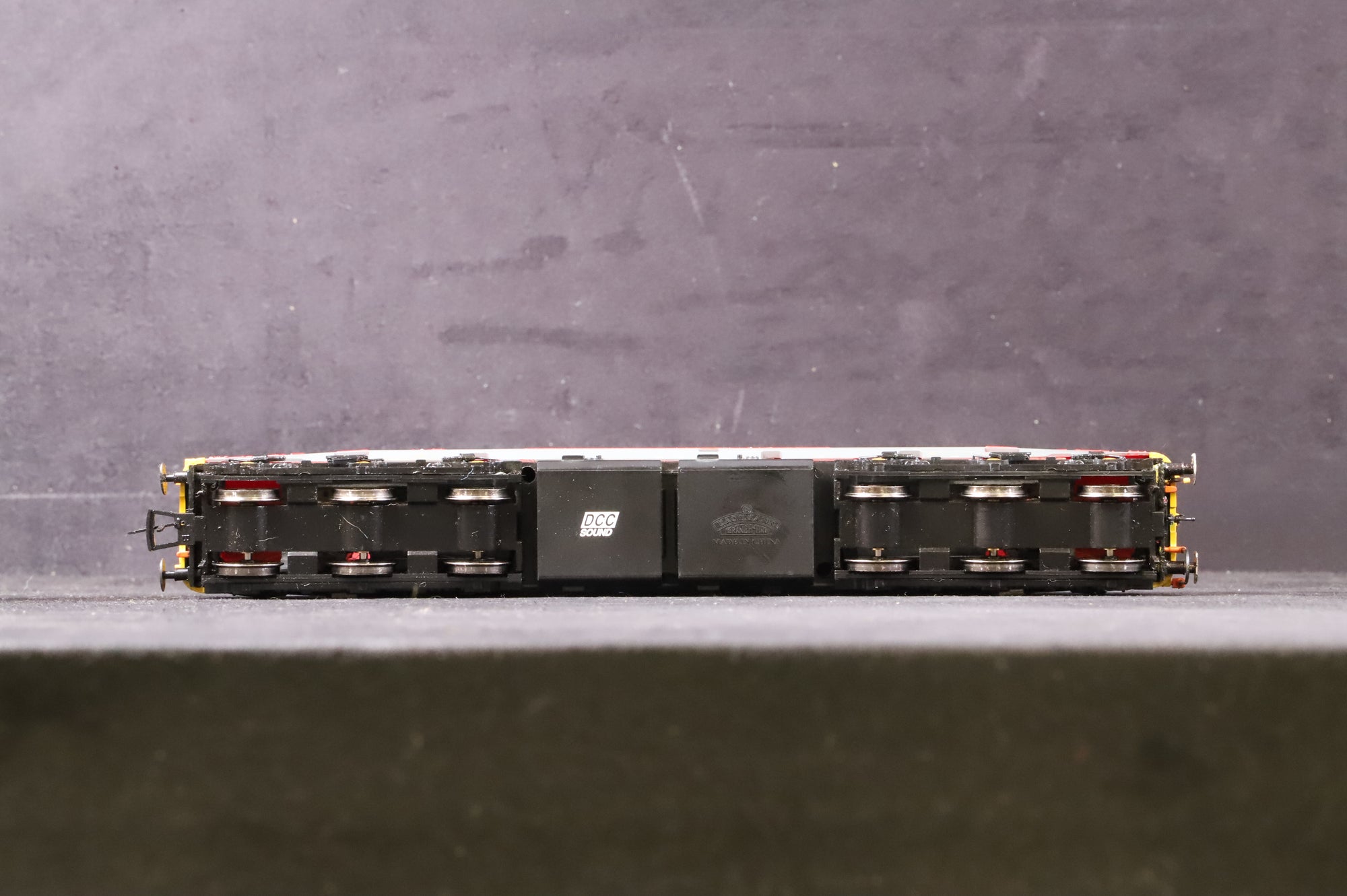 Bachmann OO 32-381PDS Class 37/5 '37670' 'St.Blazey' DB Schenker, Rail Express Exclusive, DCC Sound