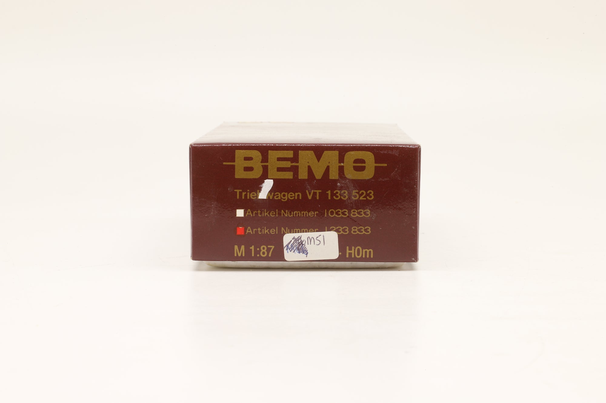 BEMO 1:87/12mm 1233833 Triebwagen VT 133 523 in DR Red/Cream