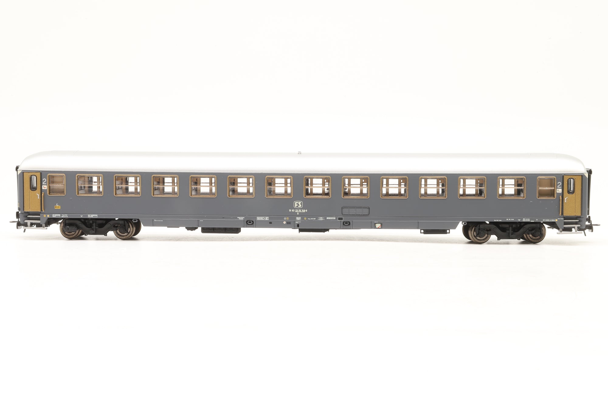 Rivarossi HO HR4243 Set of 2x UIC-X Coaches in FS Grey