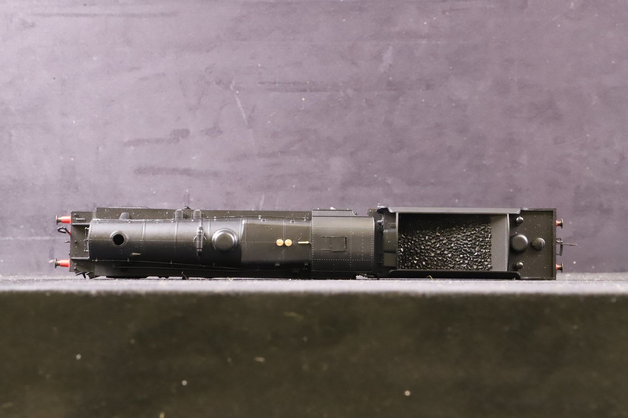 Hornby OO R2394 Class 8F 2-8-0 '8453' LMS Black Renumbered