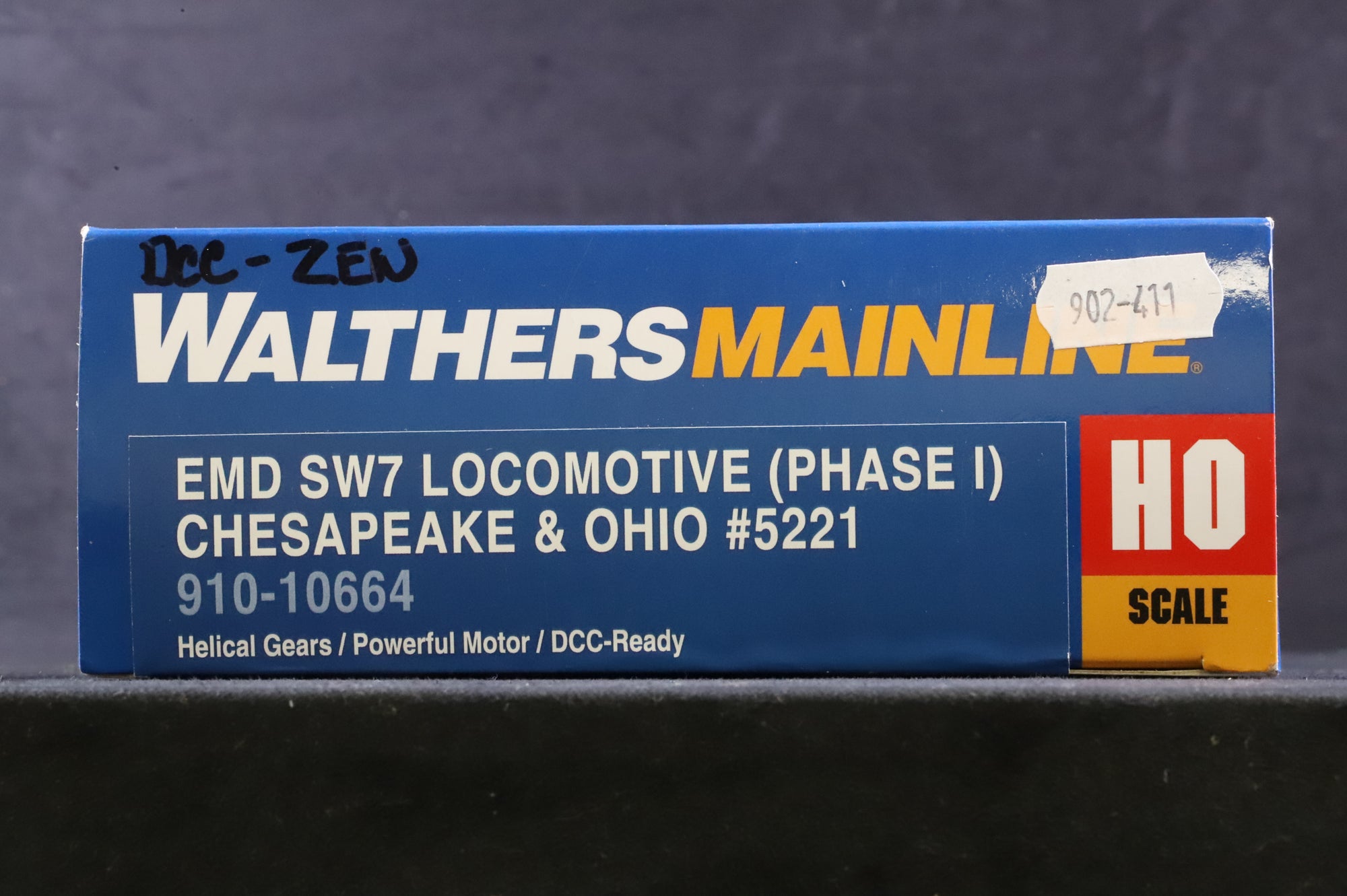 Walthers HO 910-10664 EMD SW7 Chesapeake & Ohio '5221' DCC Fitted