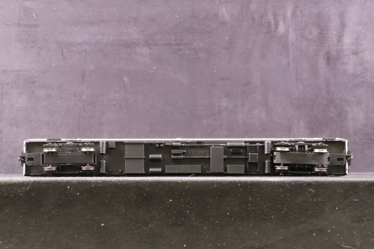 Hornby OO R2759 Class 153 DMU &#39;153303&#39; BR Regional DCC Fitted