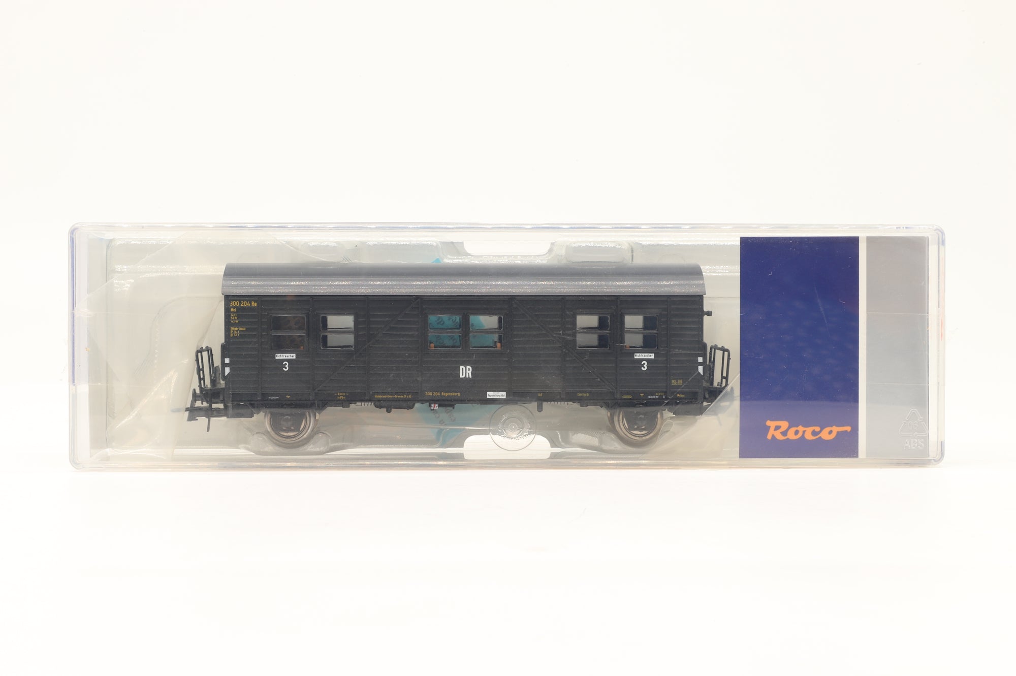Roco HO Rake Of 2 DR Wagons Inc. 64604 & 64605