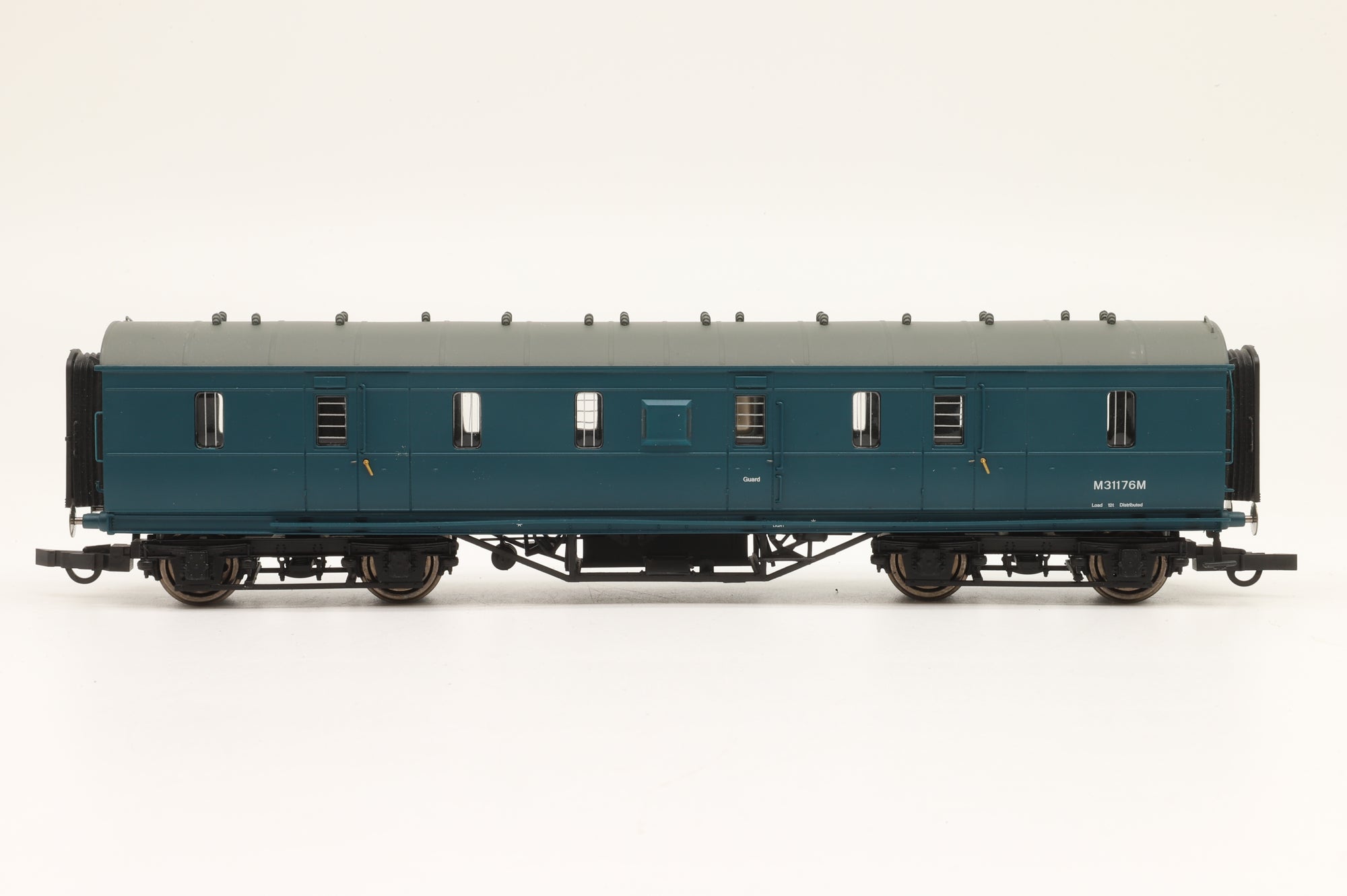 Hornby OO Rake of 6 Mk1 Parcel Vans BR Blue