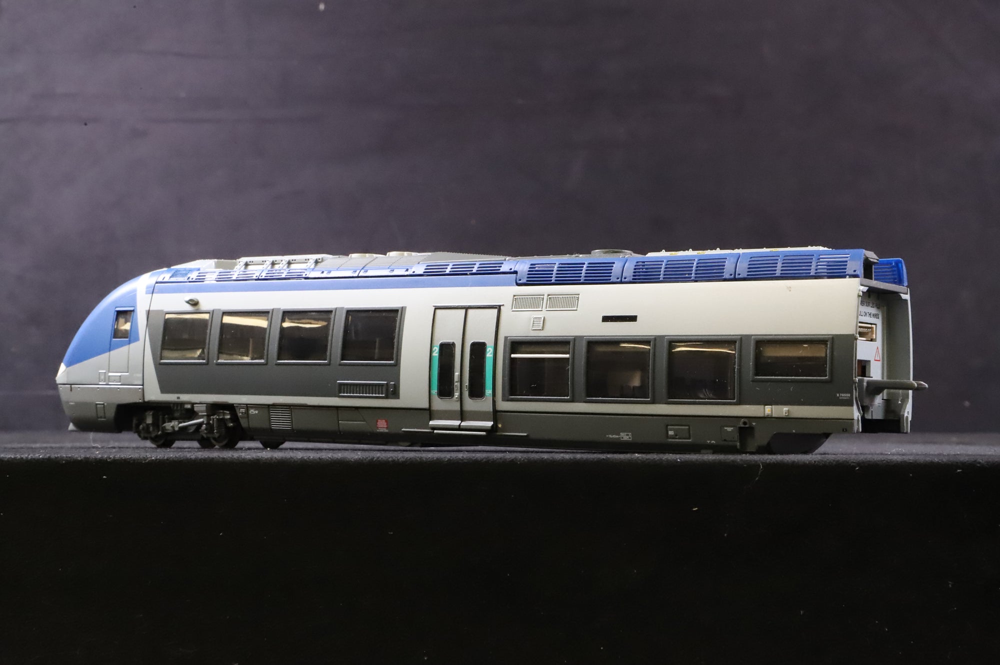 LS Models HO 10071 AGC SNCF X76500 Blue & Grey Coaches