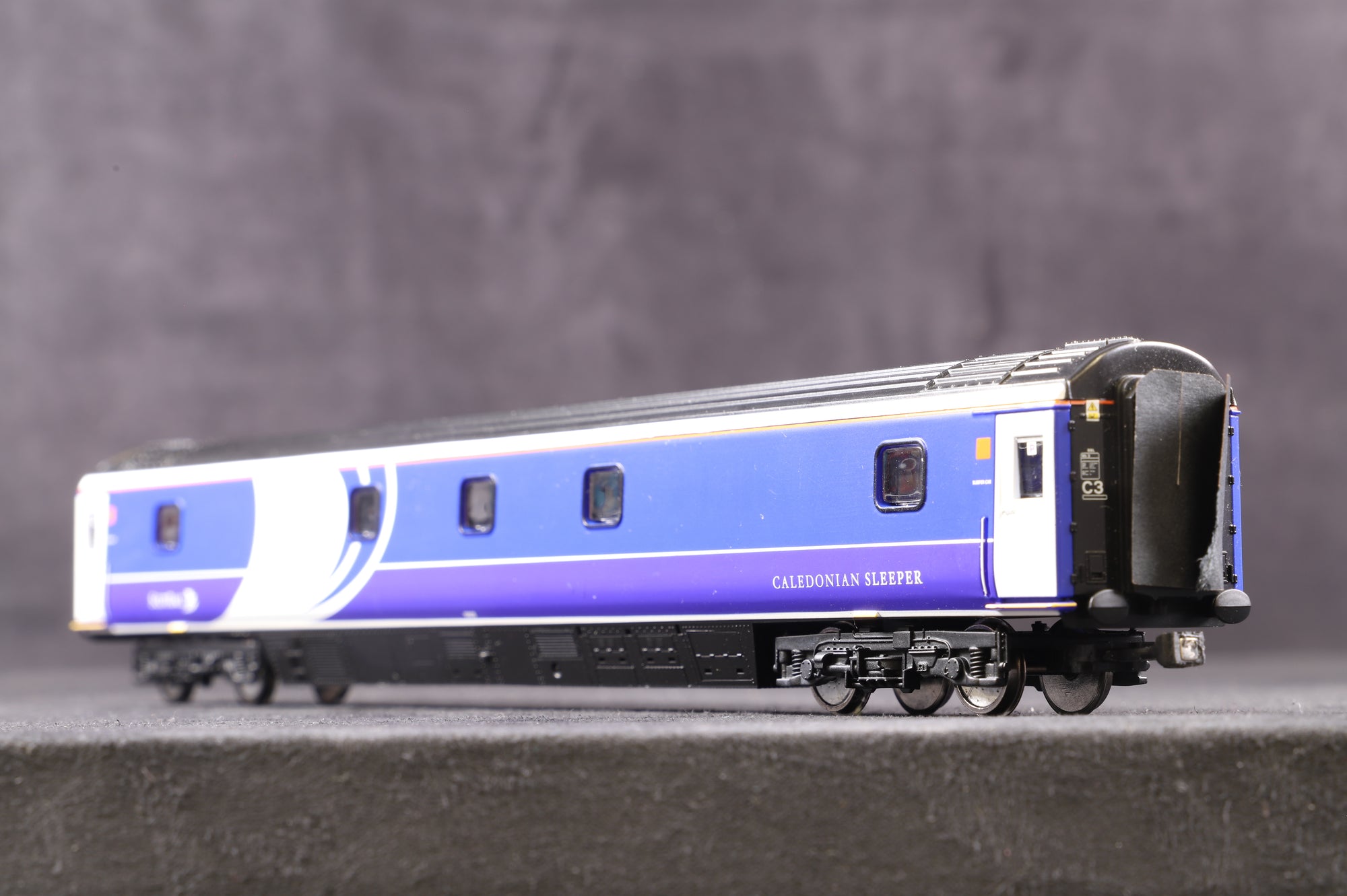 Hornby OO Rake Of 5 x Mk3 Caledonian Sleeper Coaches