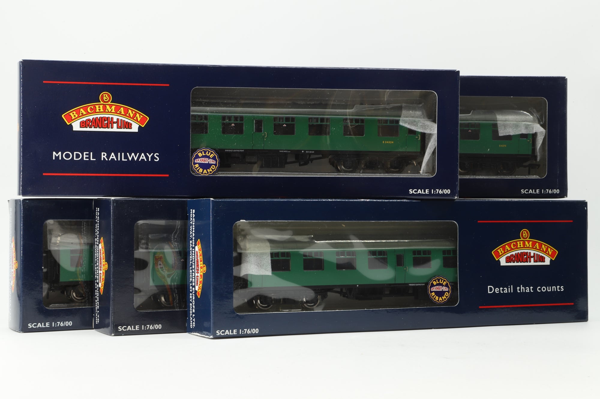 Bachmann OO Rake Of 5 BR Mk1 SR Green Coaches Inc. 39-228, 39-028A, 39-053, 39-028C & 39-053B