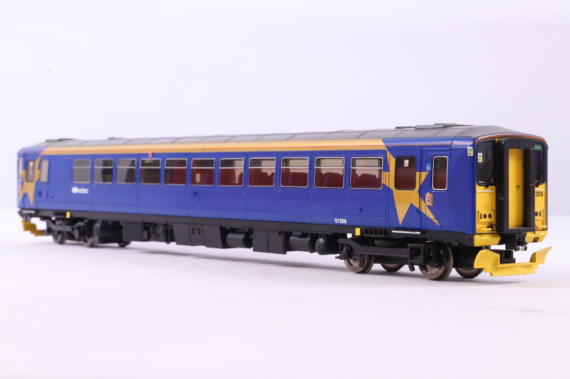 Hornby OO R2758 Arriva Trains Northern Class 153 DMU '153359', DCC Fitted