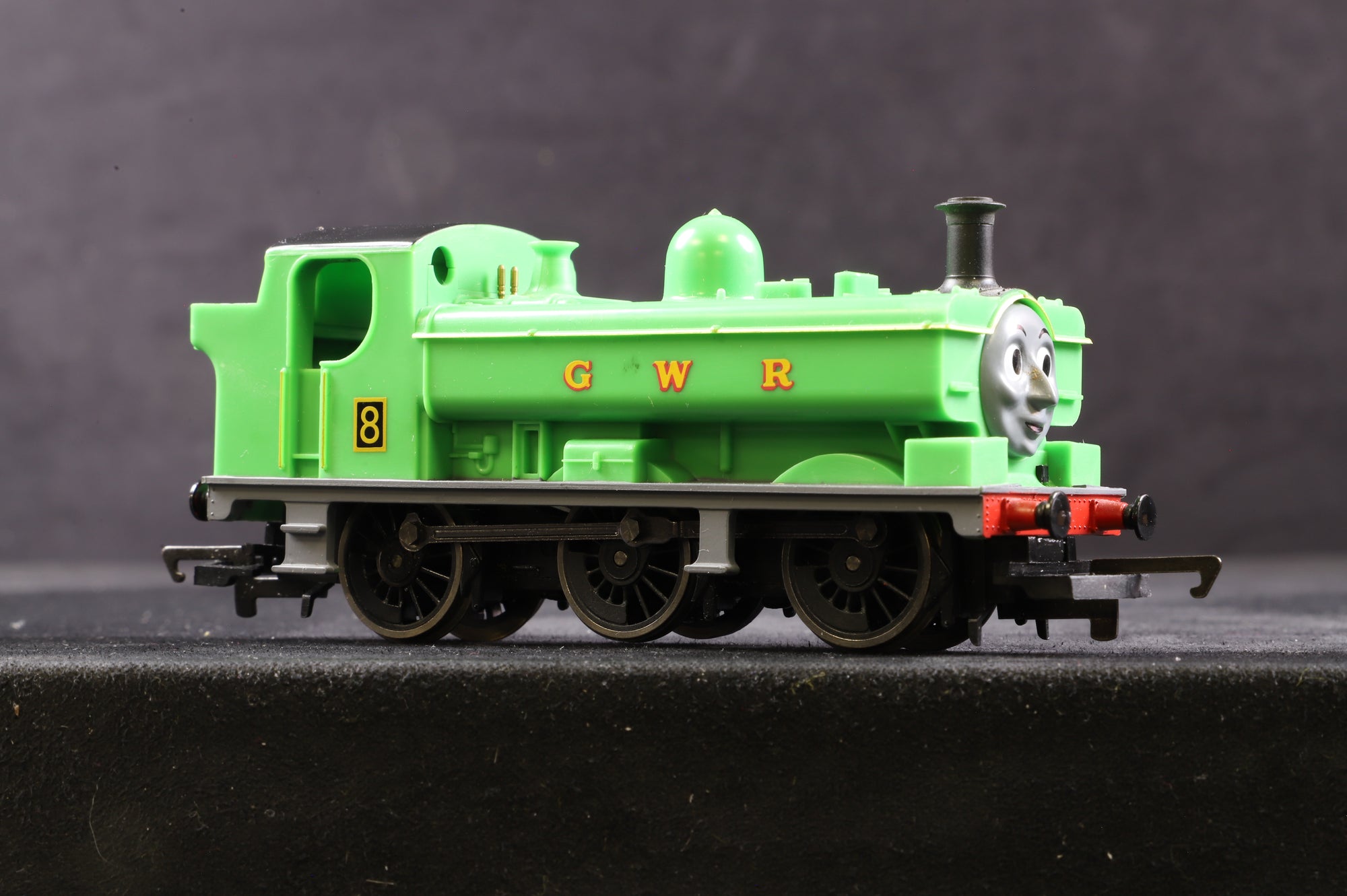 Hornby OO R382 Thomas & Friends 'Duck' '8' Steam Locomotive