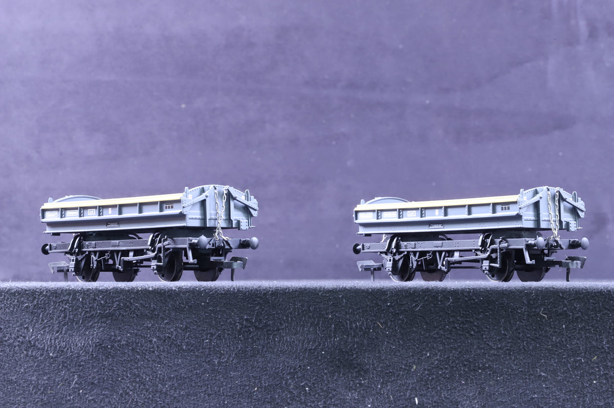Dapol OO Rake of 4 ZJV &#39;Mermaid&#39; Wagons 3x BR Engineering Dutch 1x Engineering Black