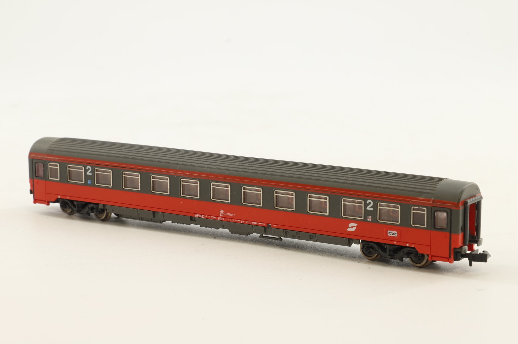 Roco N Rake Of 6 ÖBB Coaches Inc. 2434, 24341, 24340, 24283, 24284 & 24343