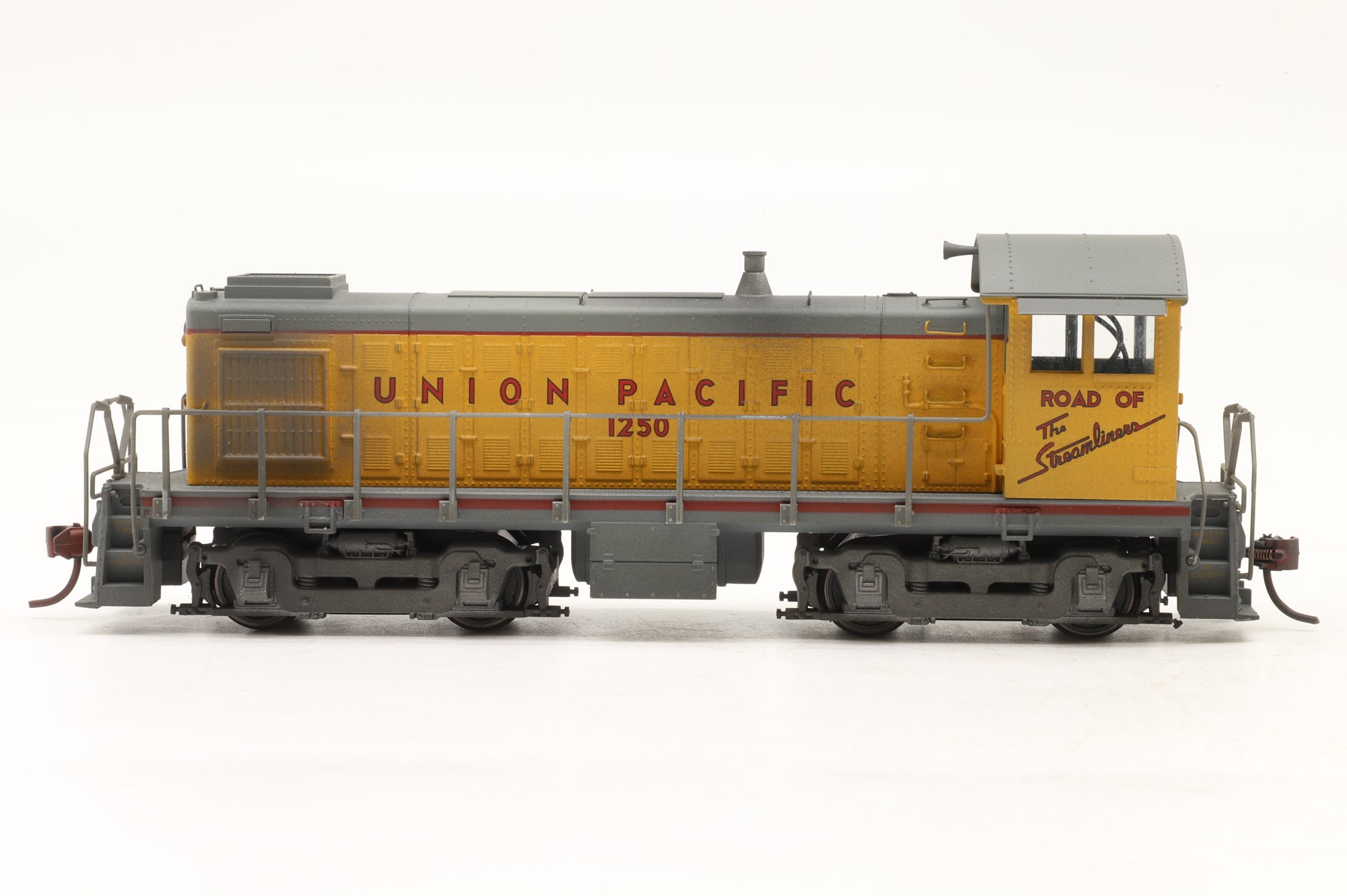 Atlas HO 8828 Alco S-3 Switcher #1250 in Union Pacific Yellow – Weathered
