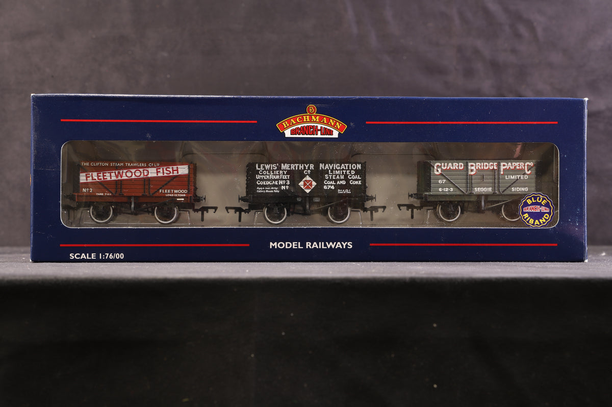 Bachmann OO 37-075K4 Set Of 3 Private Owner Wagons Excl. Bachmann Collectors&#39; Club