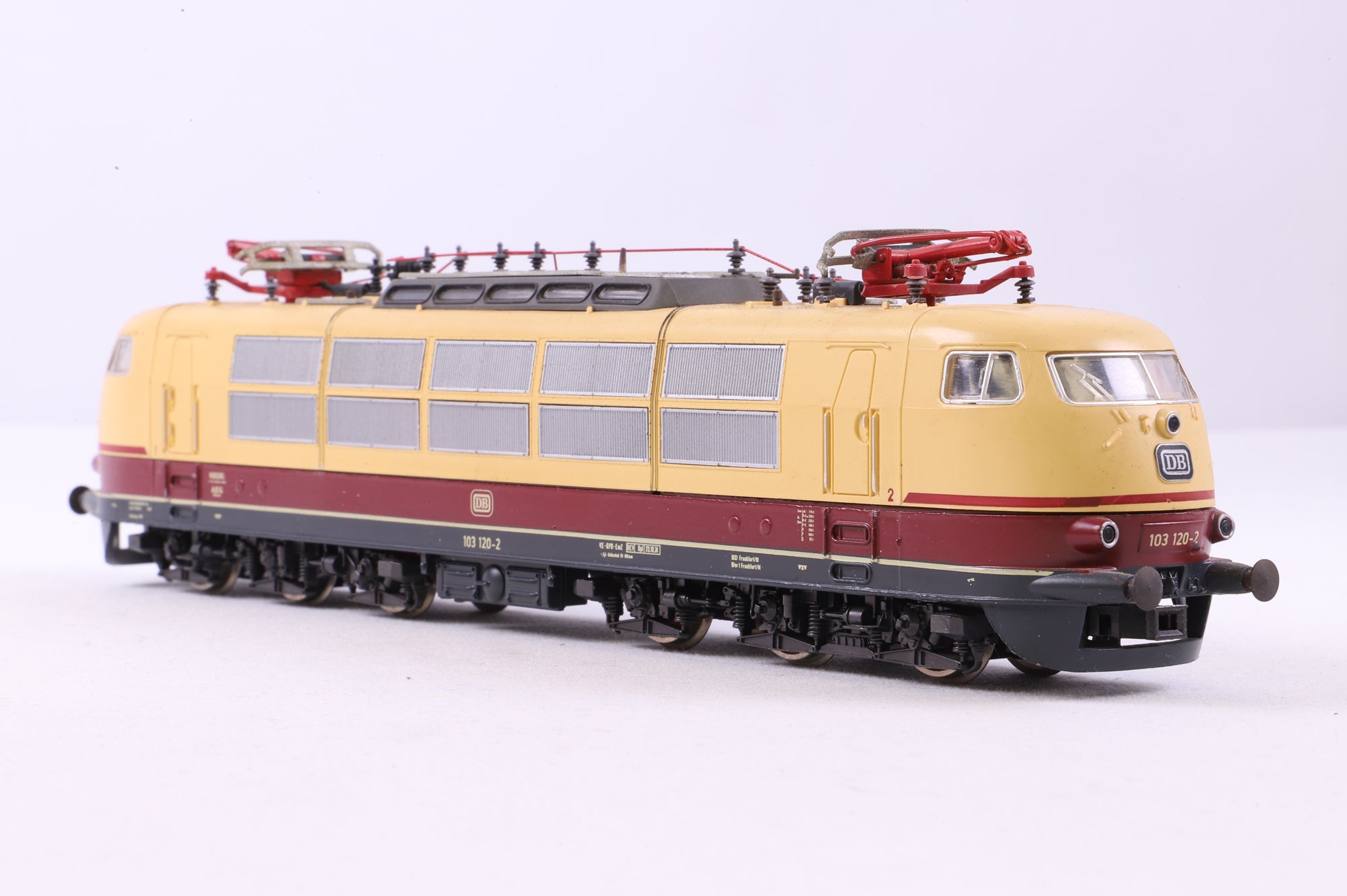 Walthers HO 932-9209 1955 Twin Cities Hiawatha Milwaukee Road Express Car '103 120-2'