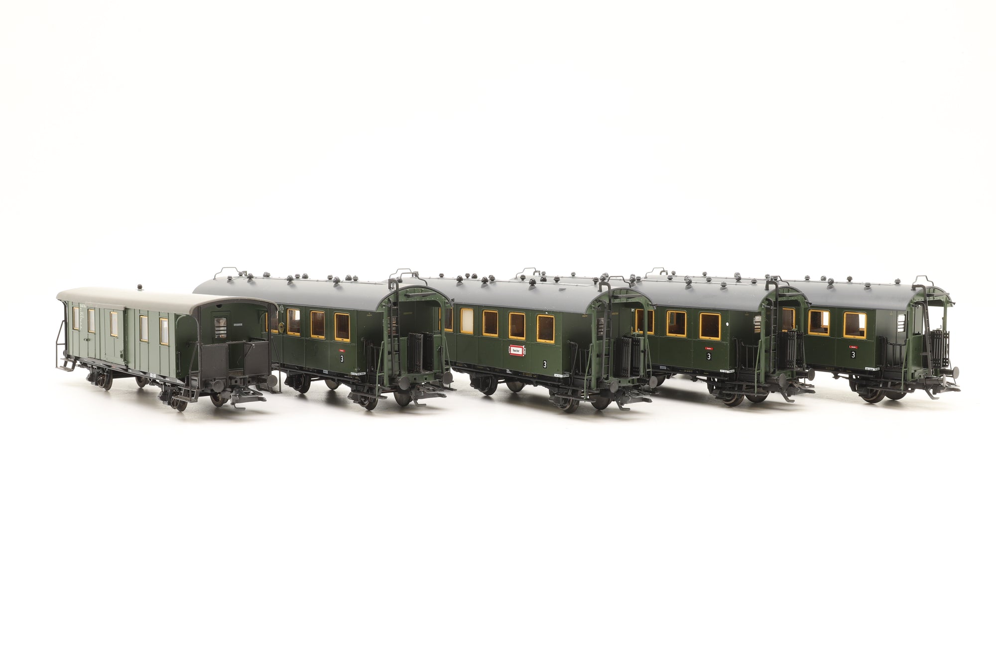 Roco HO Rake of 5 DB/DR Coaches